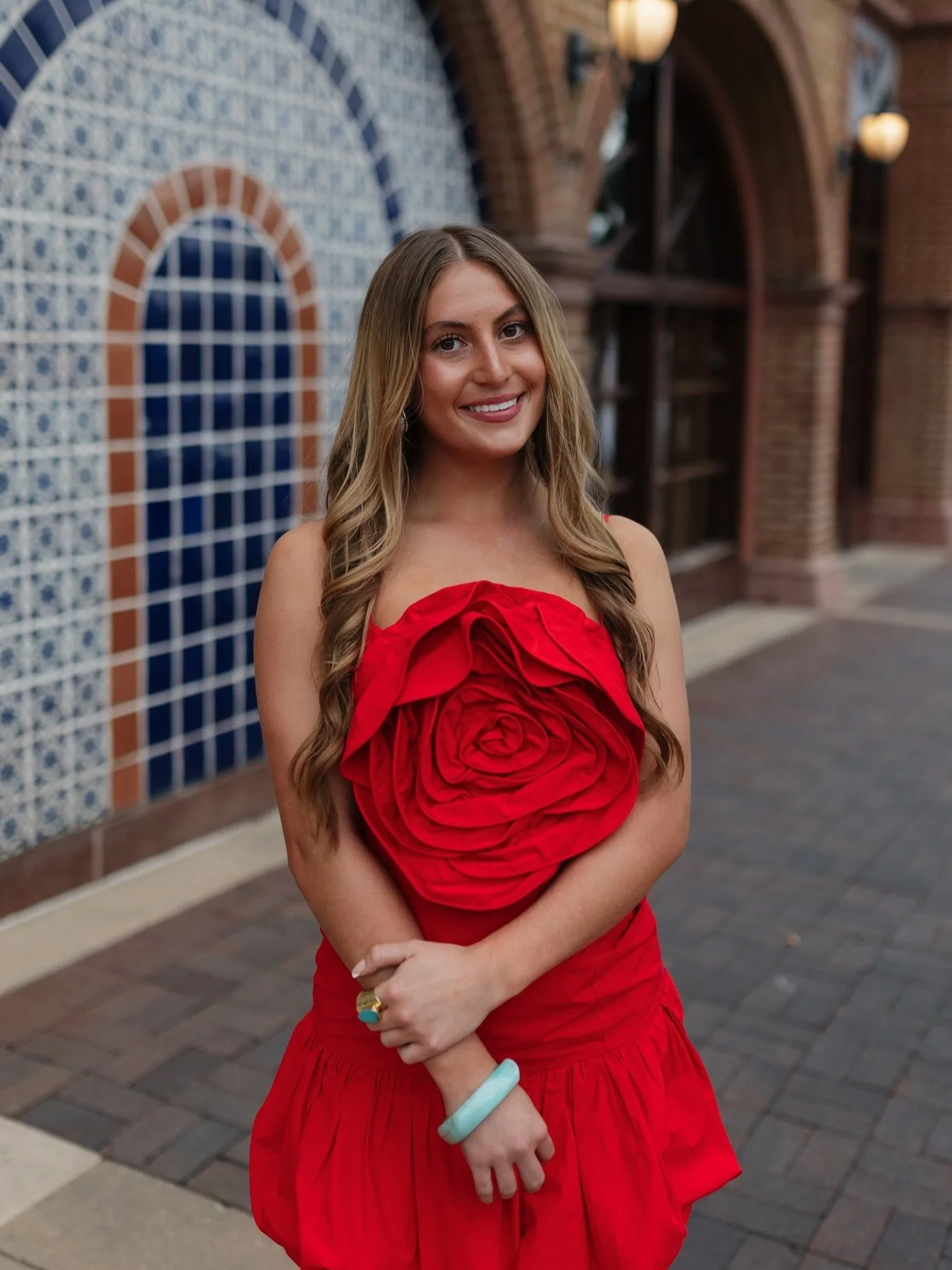 Abby showed up &amp; showed out for her senior photos 🌹 

We had the best time exploring KC, &amp; every outfit was so thoughtfully styled, super adorable, and so her!