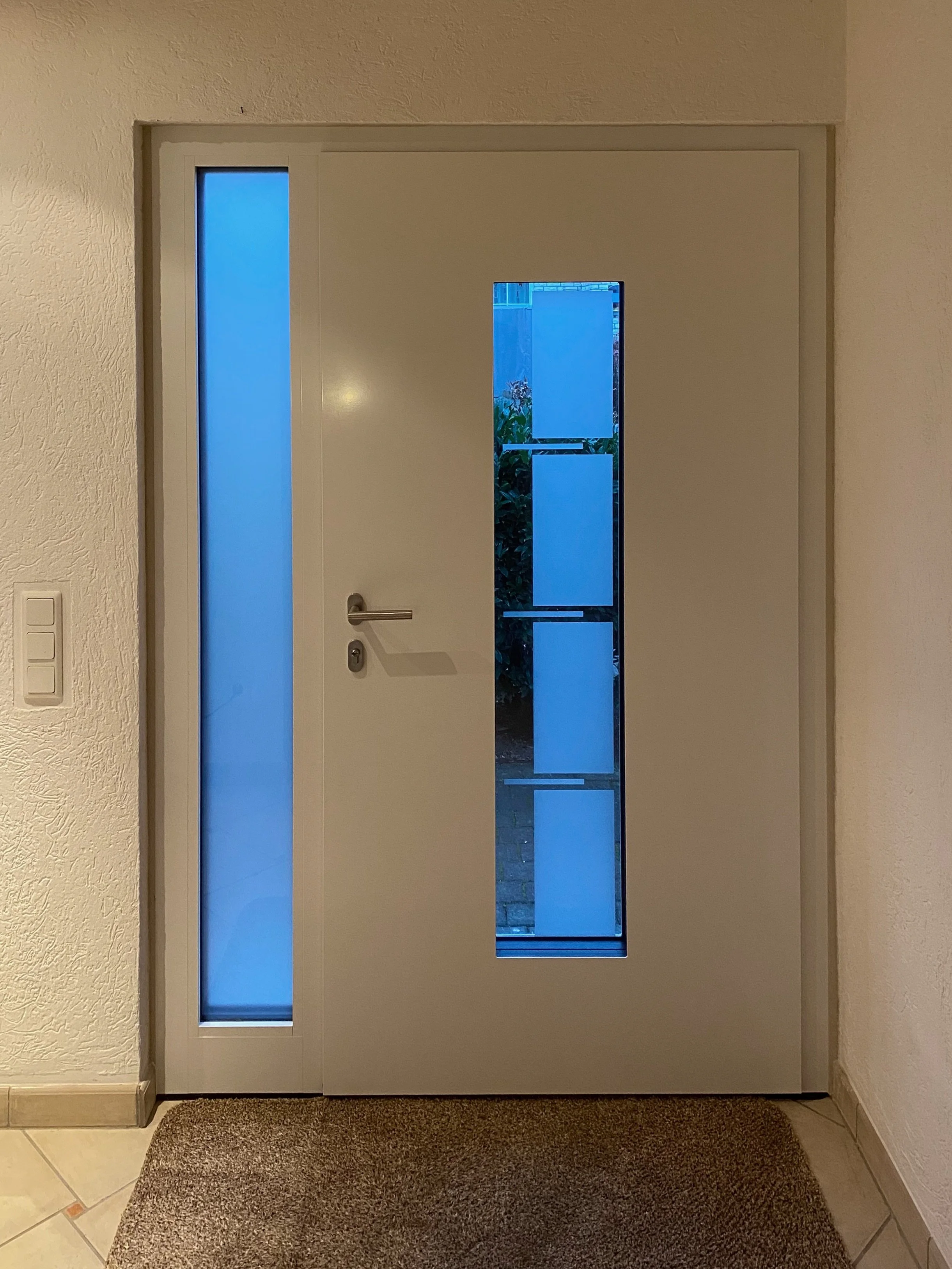 Haustür in einem bestehenden Wohnhaus