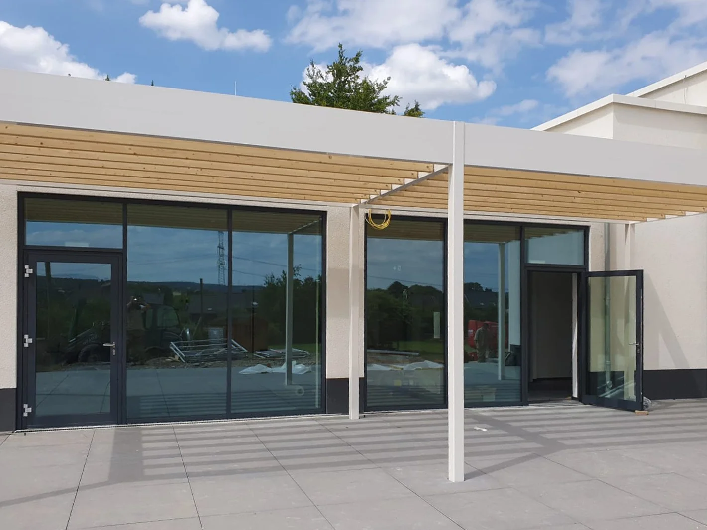 Pergola aus Stahl und Holz