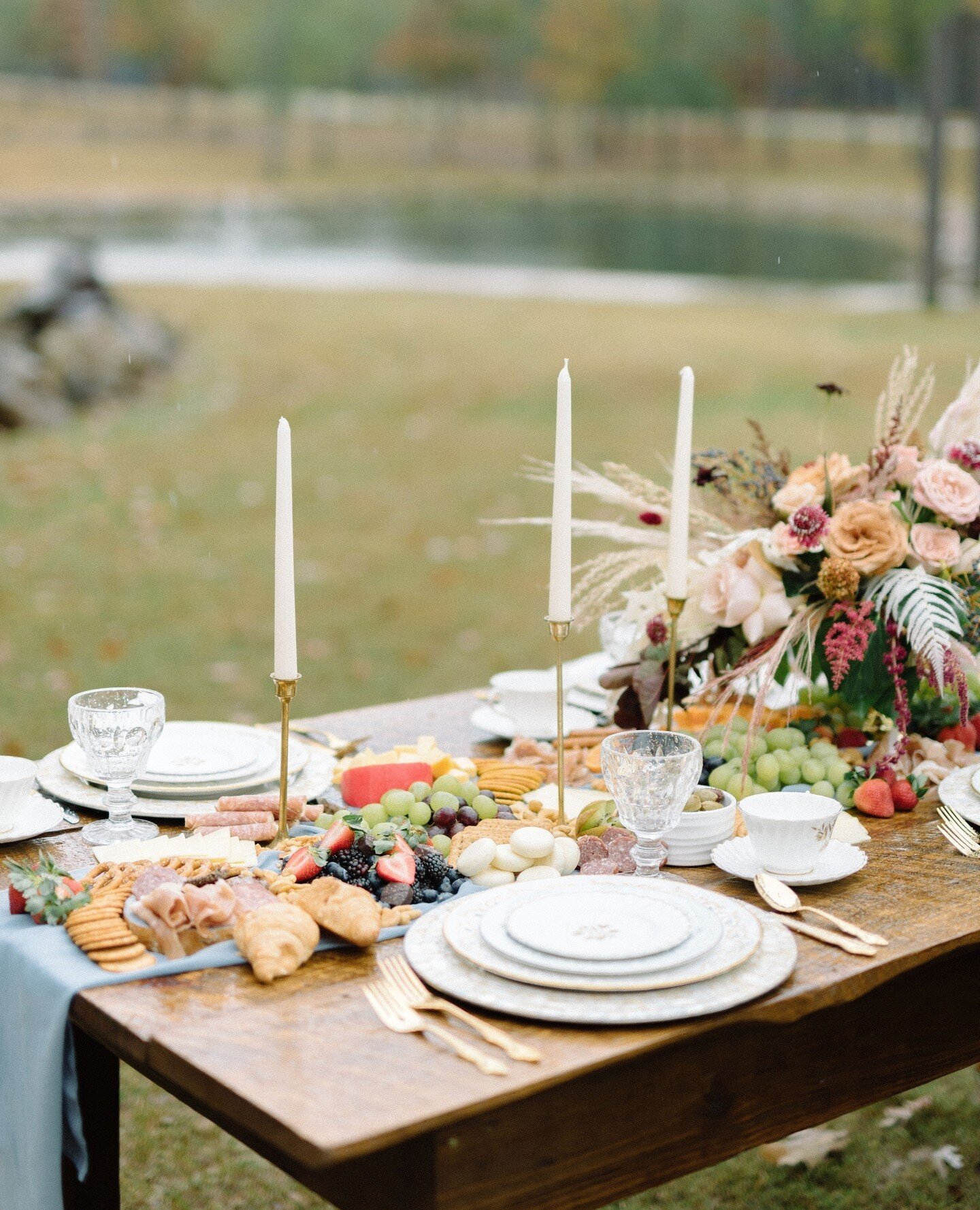 Happy Thanksgiving to you &amp; yours! We're so thankful for all of our amazing clients⁠ we've had the pleasure of serving this year. We hope you all have a wonderful day with good food &amp; good company 😋⁠
⁠
Planner: @threefoldevents⁠
Photographer