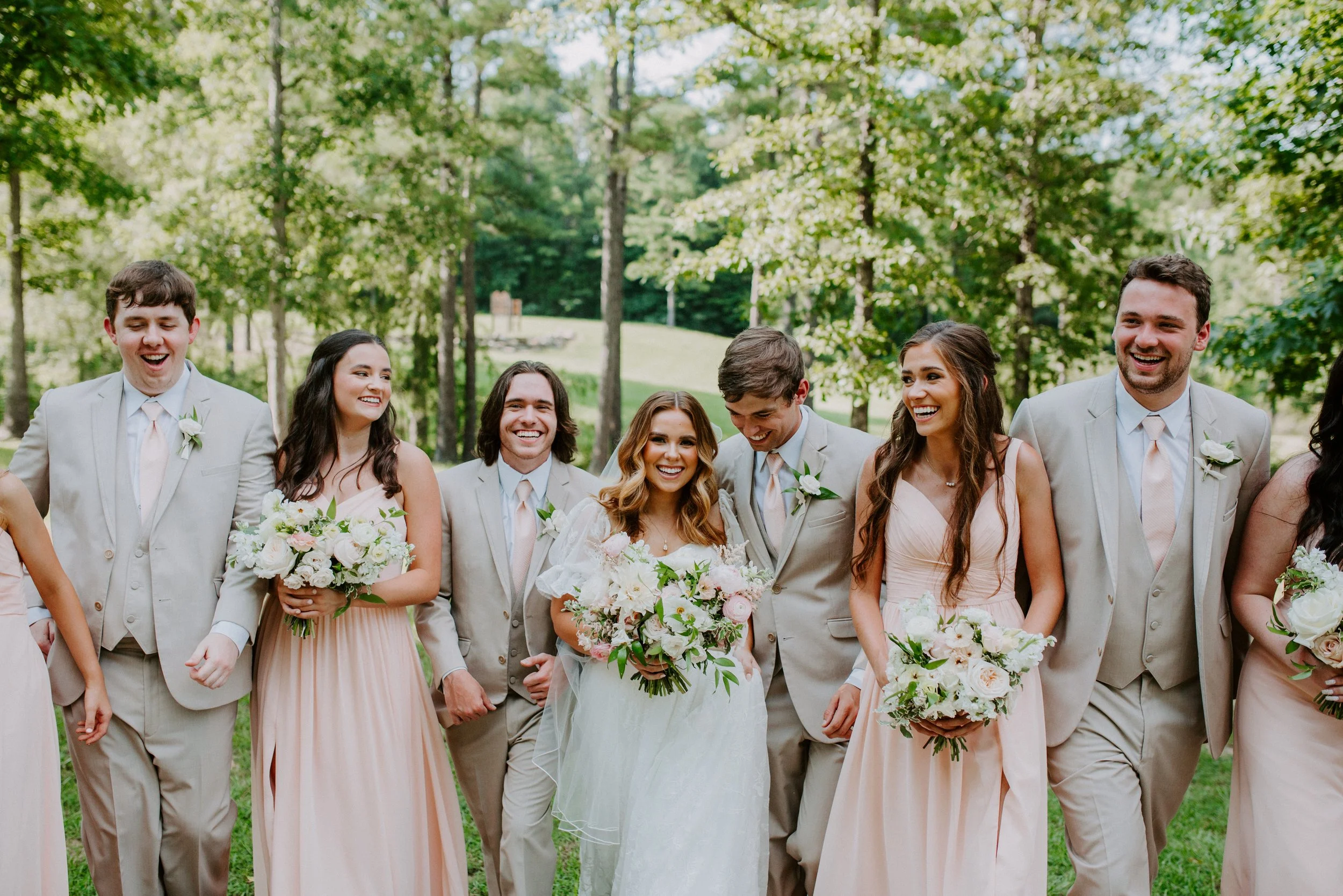 wedding+party+bridesmaids+groomsmen+smiling