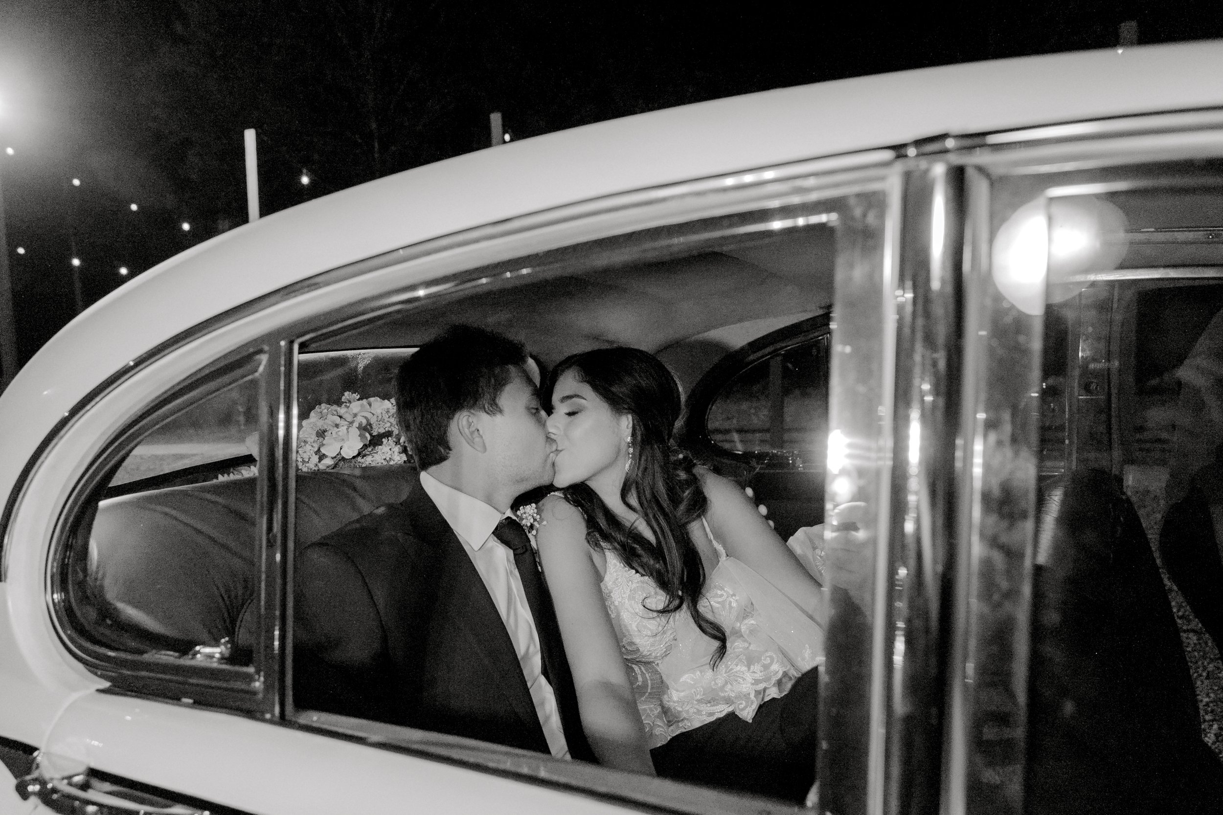 classic+car+wedding+rental+romantic