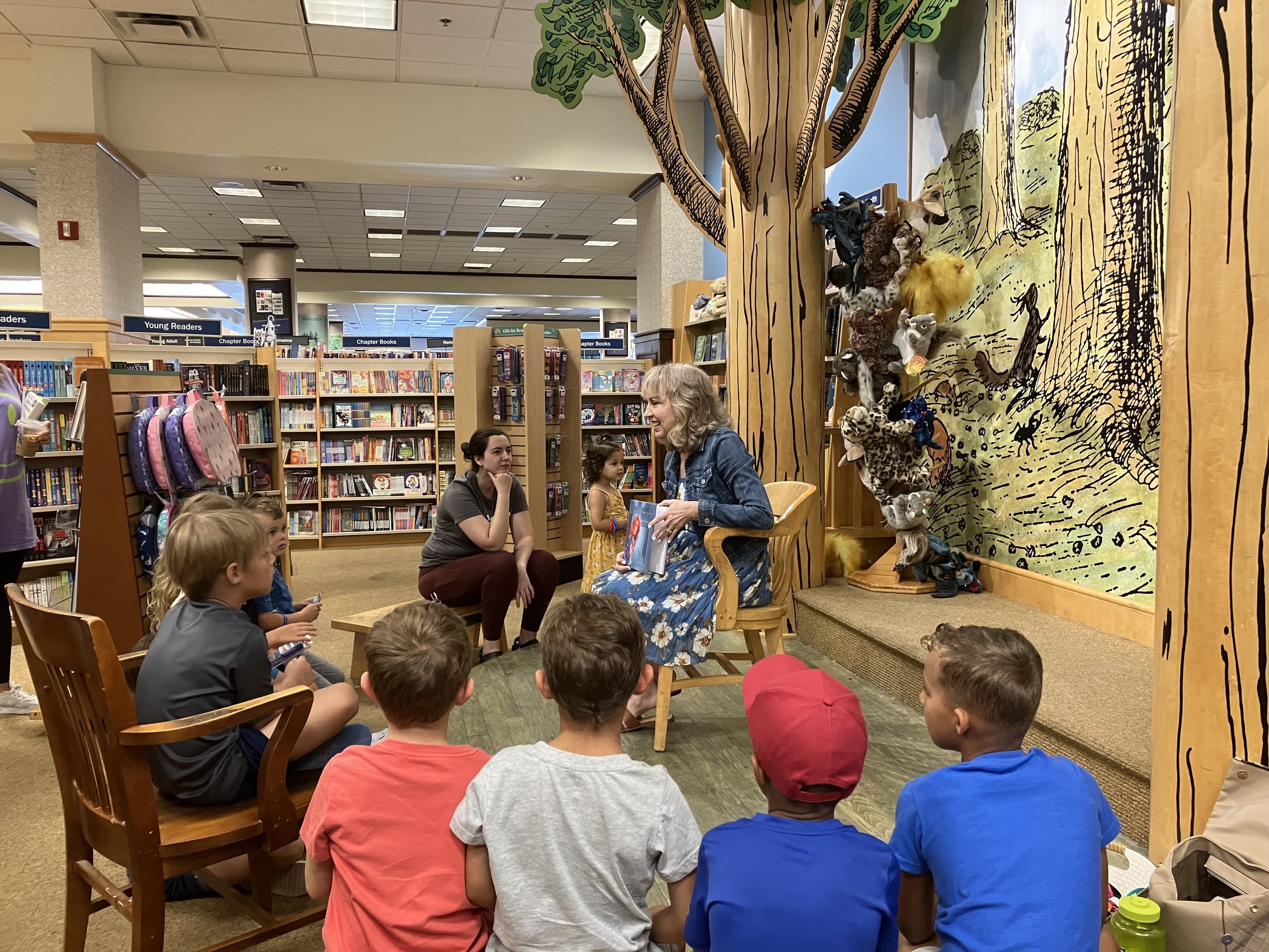 Sandy Furnell reading Isabelle's Invisible Neighbor for story time at Barnes and Noble