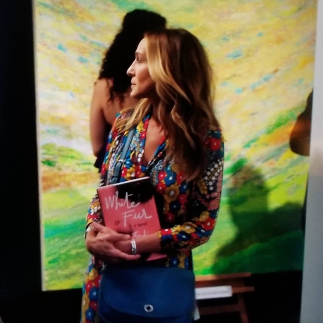 Don't blink + you'll catch 2 of my #paintings on HBO's show &quot;Divorce&quot; -  Grateful to all those who made this happen!
.
.
.
#artontv #landscapepainting #contemporaryartist #contemporarypainting #art #contemporarypainting #interiordesign #int