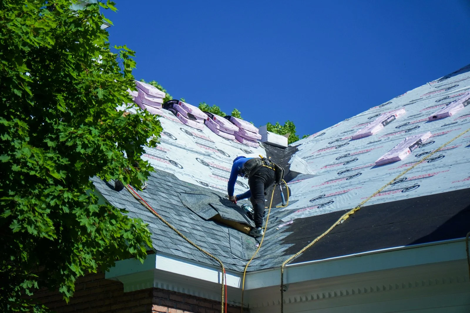 Roof Install Icon