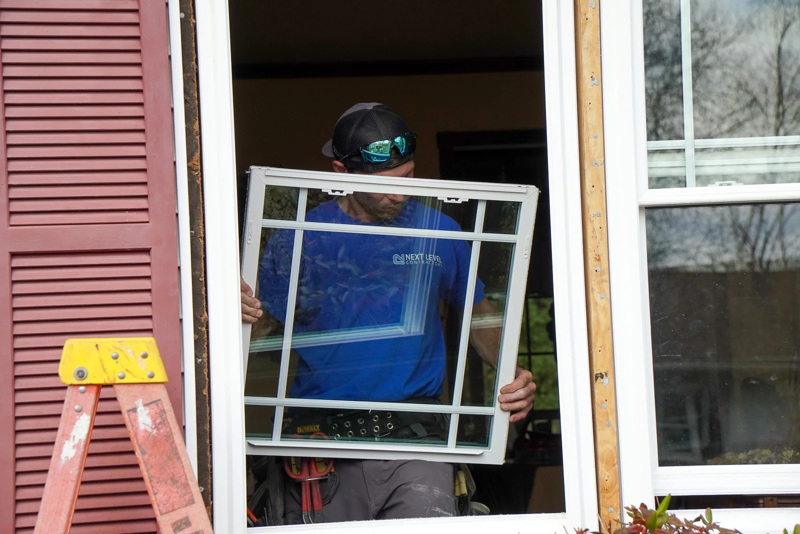 Installer installing window.