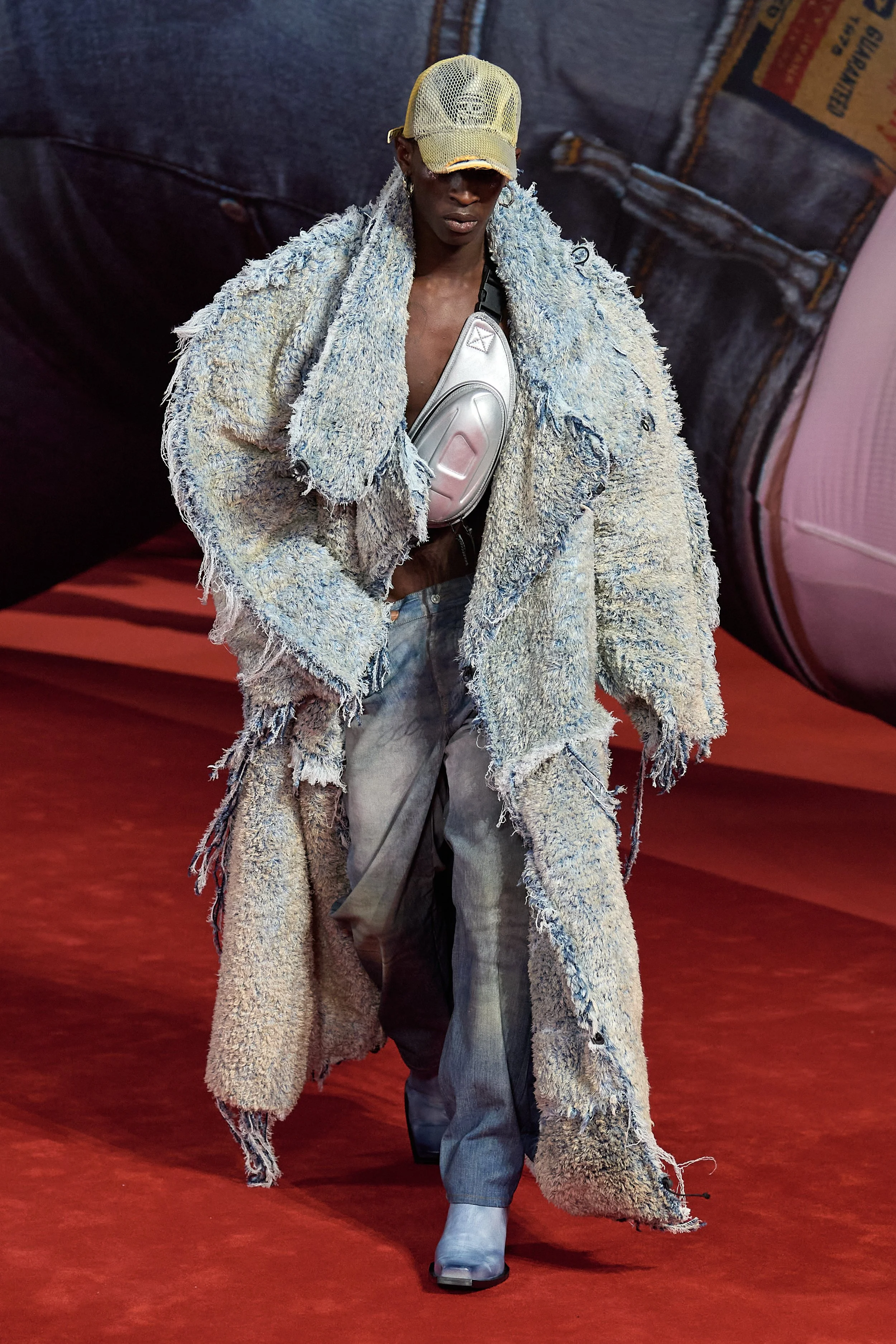 Diesel FW22 look 29.jpg