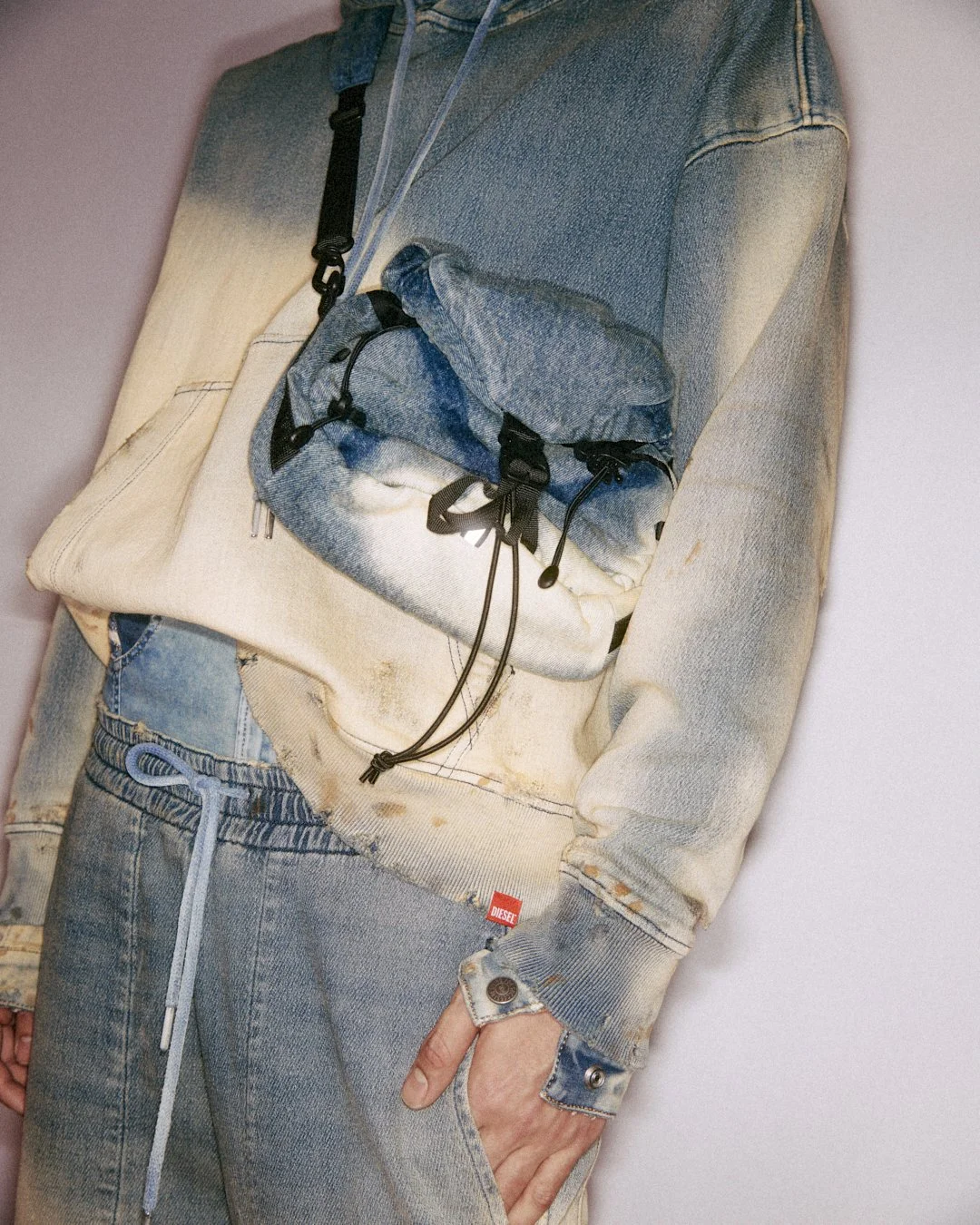 DIESEL RUNWAY SHOW SS23 _BACKSTAGE_PH ALESSANDRO OLIVA_4_5_220920_DIESEL_BACKSTAGE_534.jpg