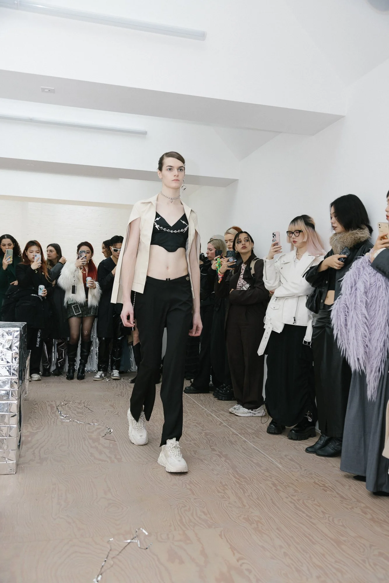 RAY CHU_FW23_LOOK 16_.jpg