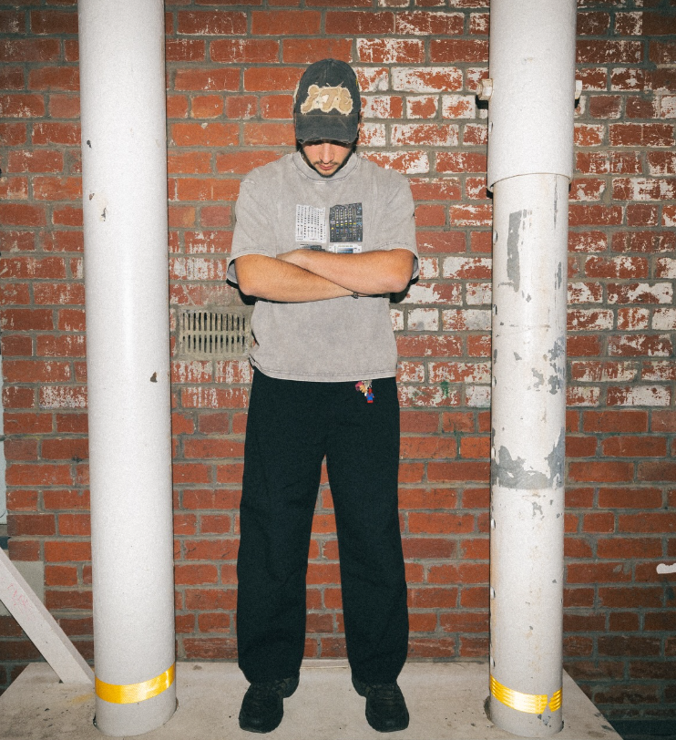 FOURT TO EIGHT: PREMIERE