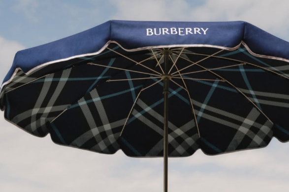 Burberry take over deco style  HOtel Belles Rives