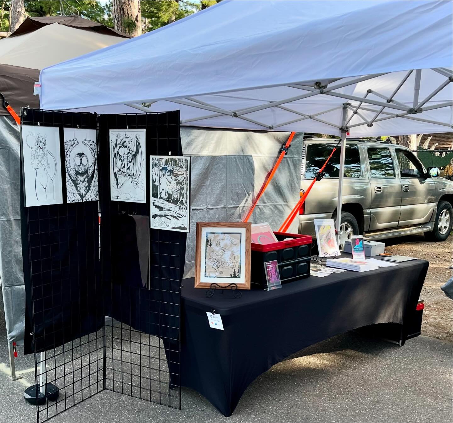 We are set up and ready to rock at #hodag Heritage Festival! Drop by and check out our 24sq ft hodag chalk piece!

#festival #art #artist #artistsoninstagram #artwork #convention #monster #cryptid #rhinelander #wisconsin #cryptozoology #characterart 
