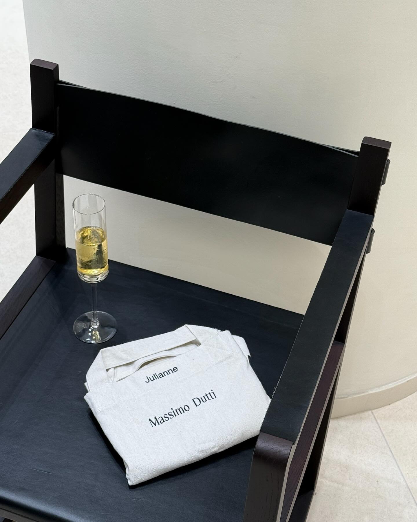 A favorite from the archives&mdash;Massimo Dutti&rsquo;s store opening. Simple, beautiful, intentional. @massimodutti @aventuramall