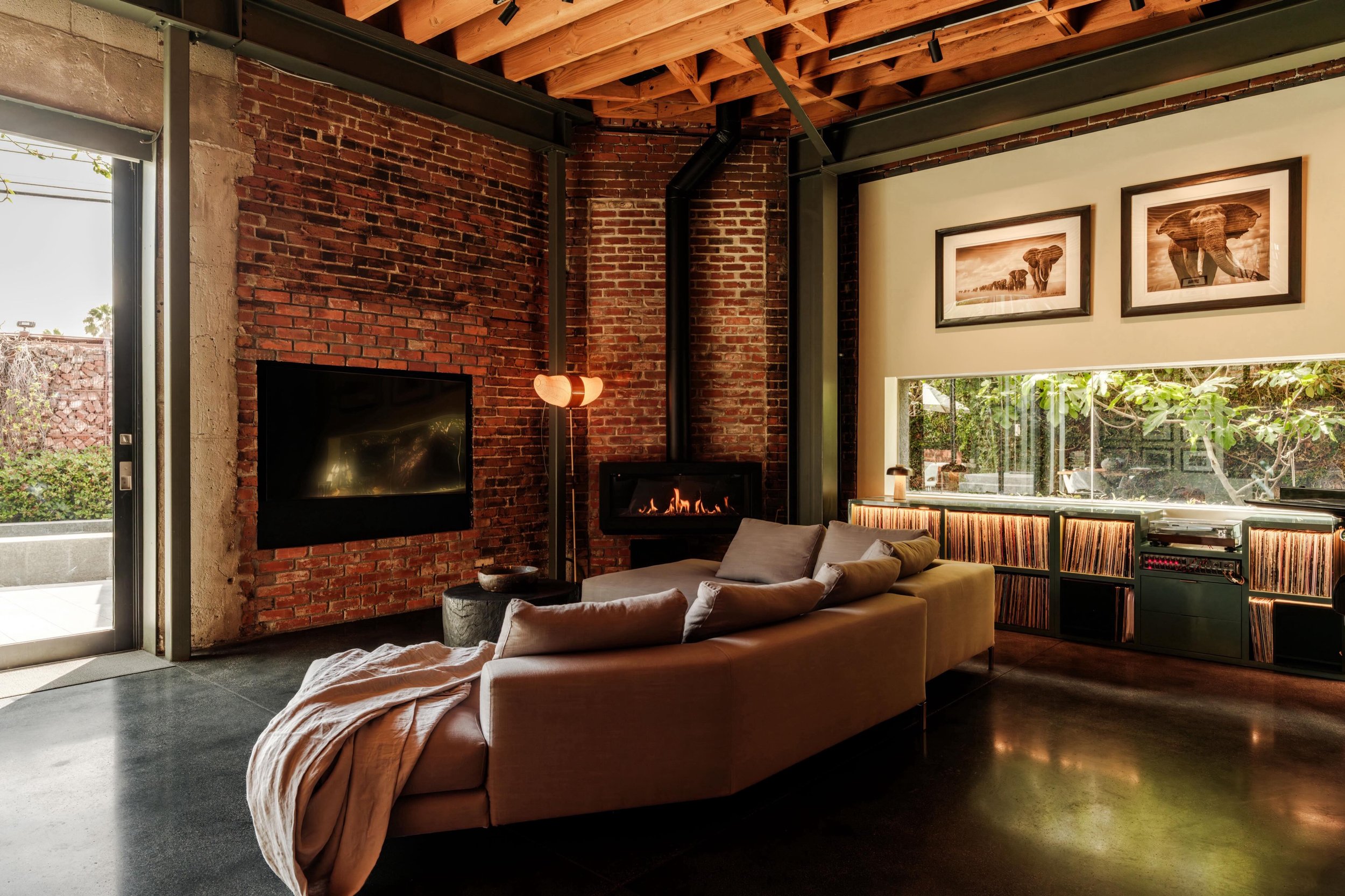 venice loft

interior refresh by julianne alexandra
architecture @yhakomori 
photography @nathanielsolis.realestate