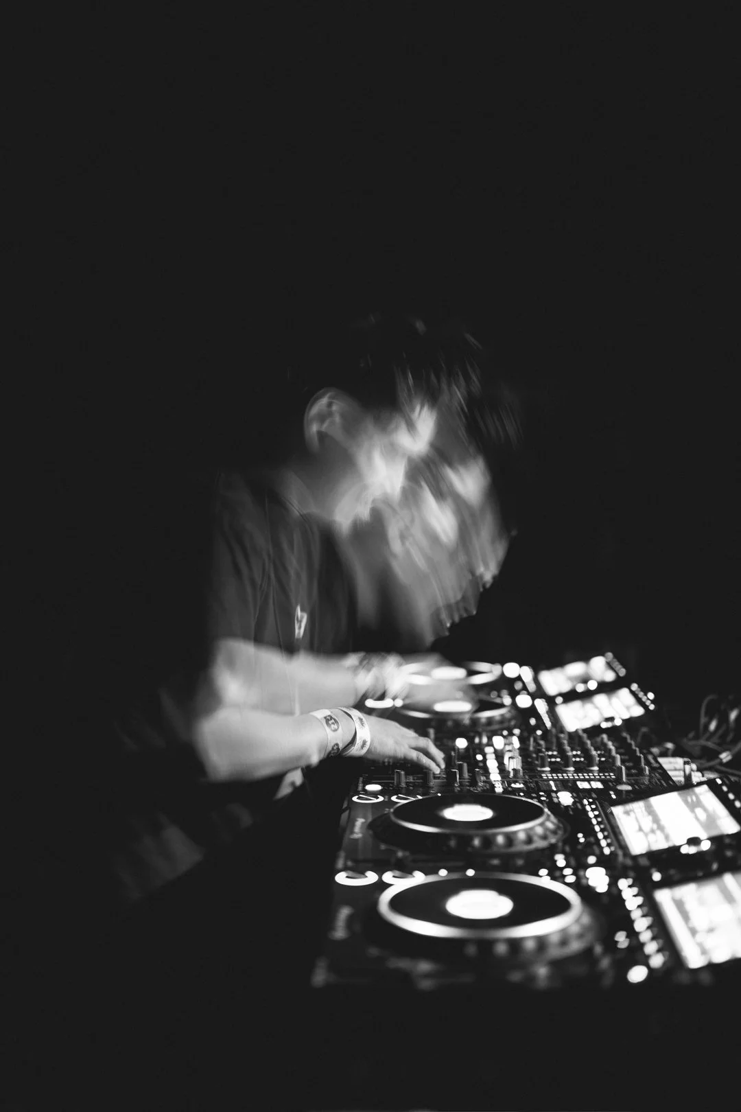 @PhotosByBrendaBrooks Ground 11.28.25 - 68.JPG