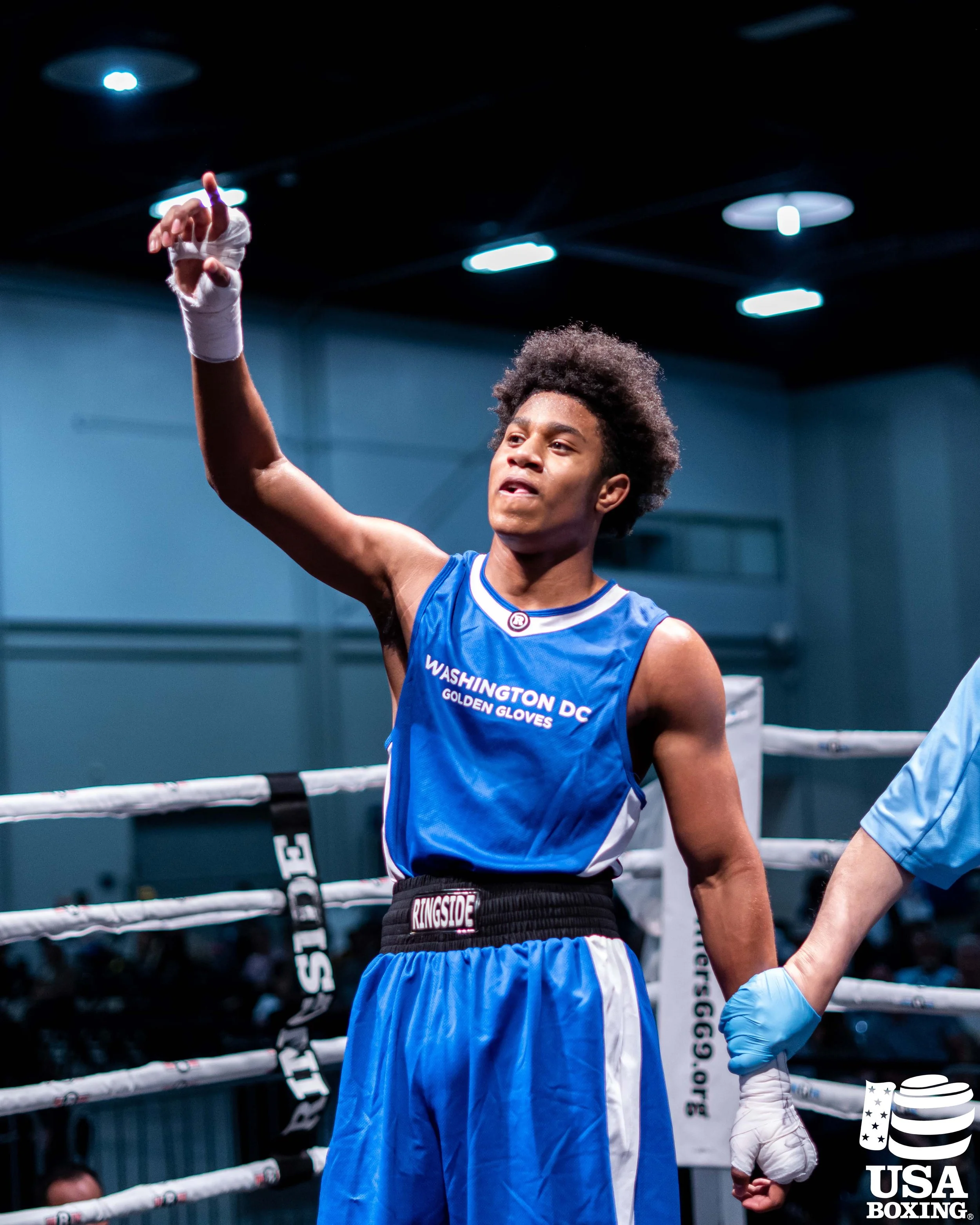 DC Golden Gloves amateur boxing at the D.C. Armory photo 2