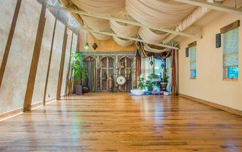 Stretch &amp; restore Yoga