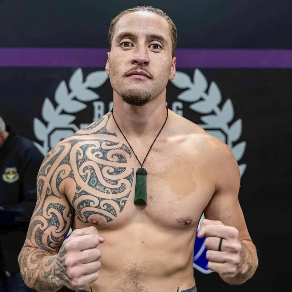 Another sharp weight cut @james_the_juggernaut 🔥

77.3kg on Wednesday morning to 72kg on the scale Friday evening 🙏🏻

Tonight the hard work pays 💰 

#fighter #nzboxer #nutrition #weightcut #combatsports