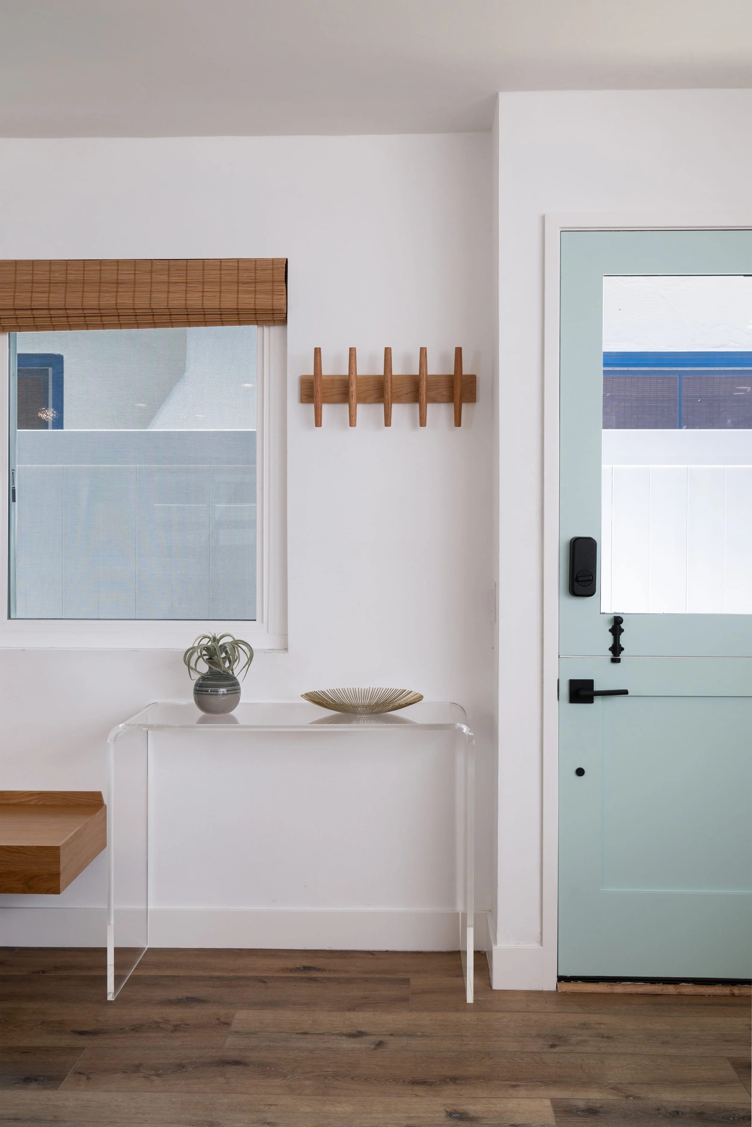 Welcoming entryway of a Balboa Island home – meet the real estate team behind Balboa Island Estates