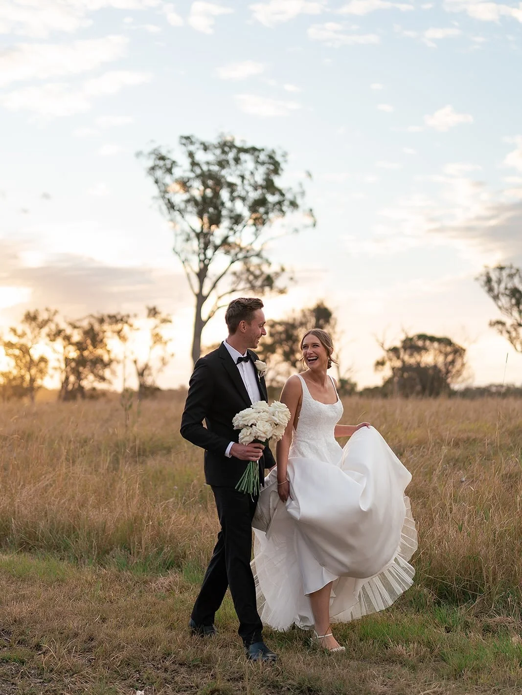 Hannah + Reece in the fields at Sirromet ⁠🌾
⁠
Wedding suppliers:⁠
⁠
Photographer @figtreepictures⁠
Venue @sirrometwines⁠
Celebrant @marriedbyange⁠
Florist @gwenfloralco⁠
Content Creator @icaptureamore⁠
Dress @whitelilycouture⁠
Makeup @leahmedutismak