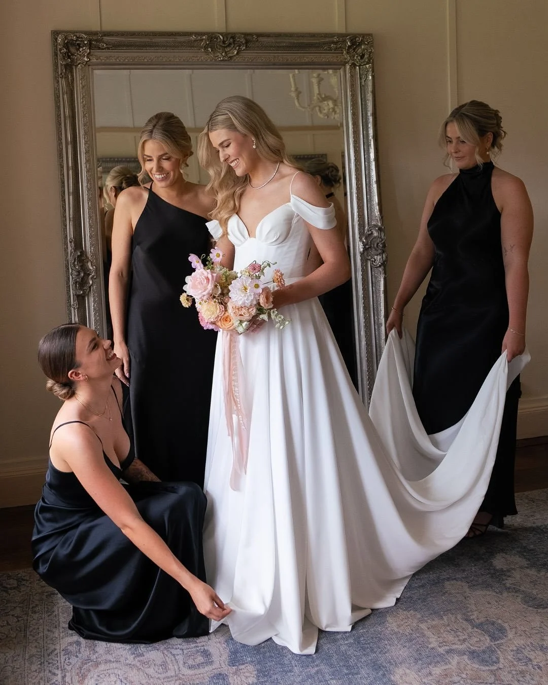 A fairytale wedding 💫 From the florals, to the venue to the cake, capturing this beautifully styled day was such a treat. Swipe through for inspiration ✨️⁠
⁠
Photographer @figtreepictures⁠
Venue @gabbinbar⁠
Celebrant @brisbanecelebrant ⁠
Florist @be