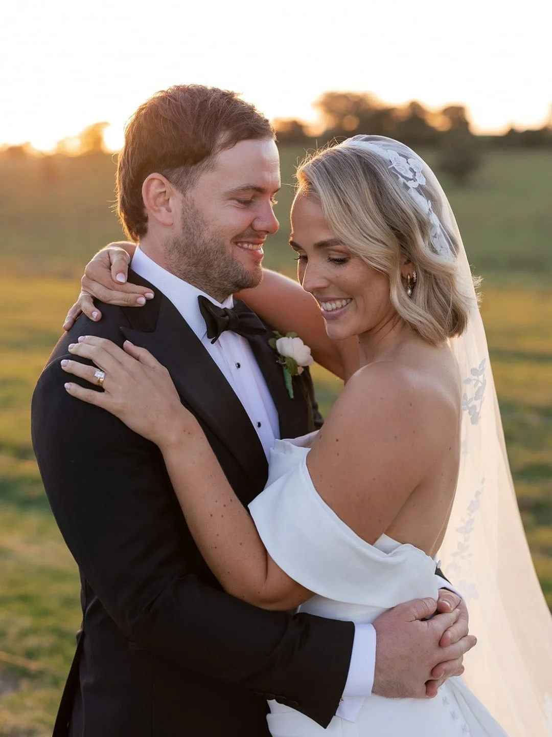 Perfect pink skies on Sara + Lachlan&rsquo;s big day.⁠
⁠
Venue @rosewood_estate⁠
Florist @floralmuse__⁠
Dress @madewithlovebridal⁠
Suit @peterjacksonau⁠
Bridesmaid dresses @becandbridge⁠
Makeup @madiwolfemau⁠
Hair @jasminleehair⁠
Entertainment @themu