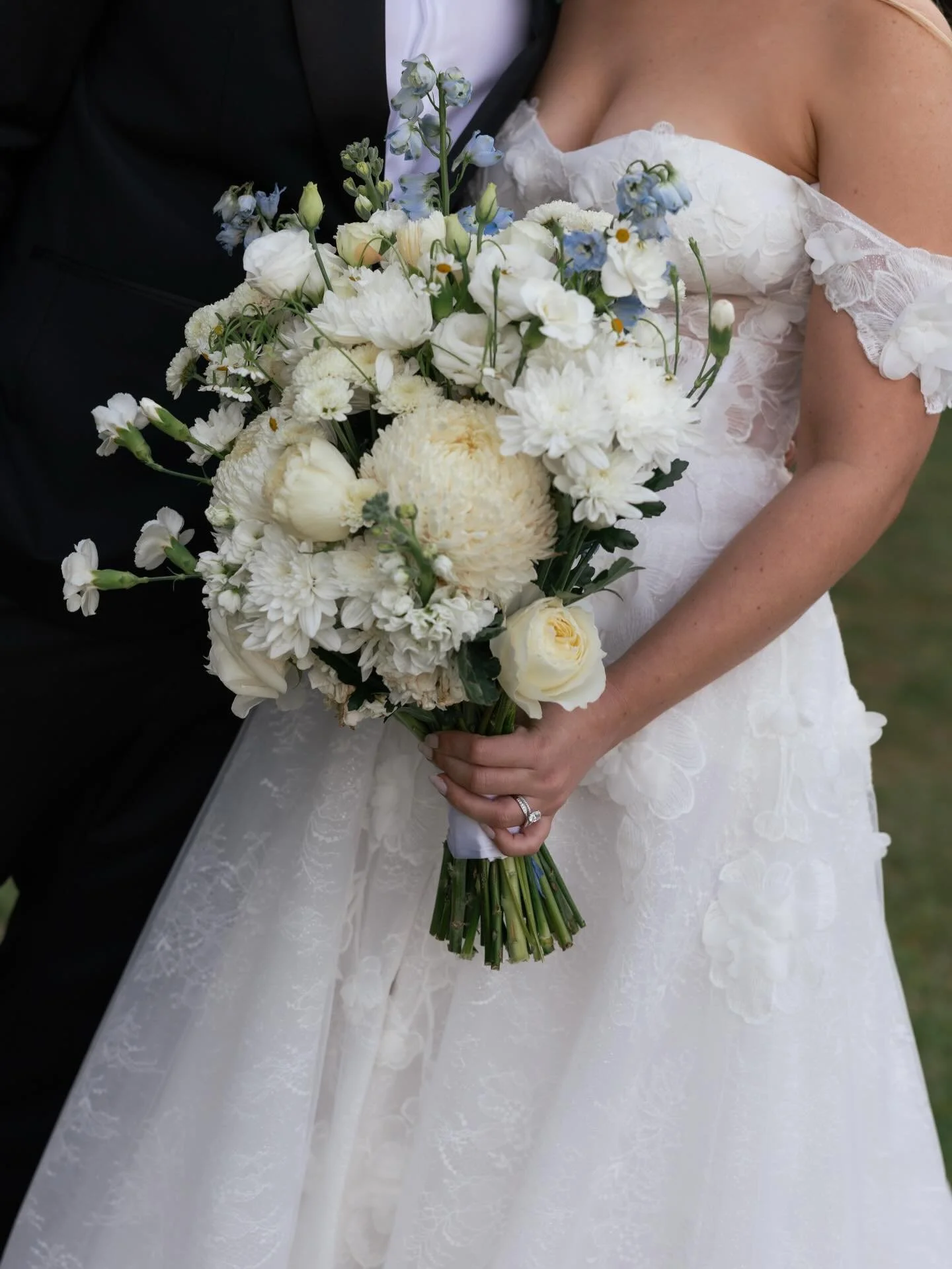 Details from Jess + Brodie&rsquo;s day that just had to be shared. 

Photographer &amp; videographer @figtreepictures
Venue @elysianhillsvenue
Celebrant @marriedbytash
Dress @kategubanyibridal
Hair &amp; makeup @ferraricreative
@tweedcoastweddings

@