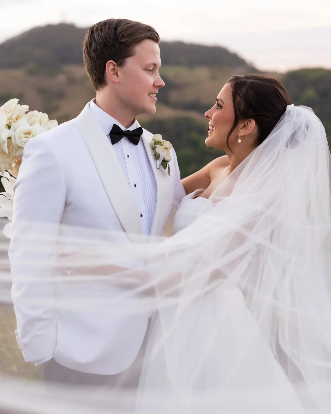 A dreamy wedding from start to finish. Sharing some moments from Bailey + Ryley&rsquo;s full gallery. ⁠
⁠
Photographer @figtreepictures⁠
Venue @summergroveestate⁠
Celebrant @bestcelebrantever⁠
Florist @ladybloomsgoldcoast⁠
Videographer @whiteweddingf