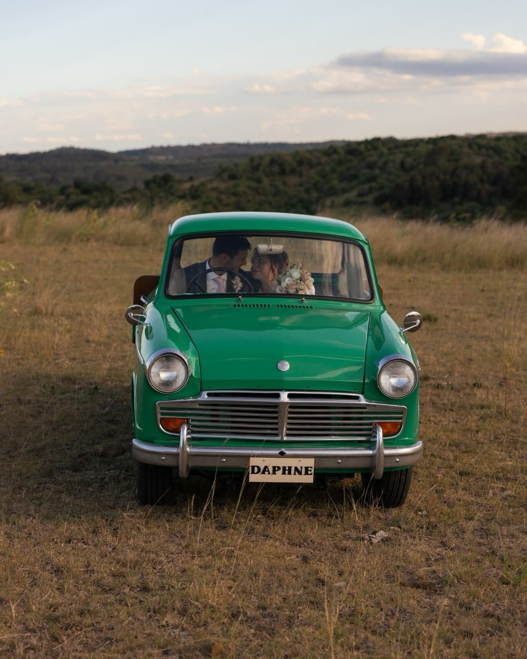 This is your sign to hire that vintage car 💚 Golden hour in the hinterland with Rachel + Justin.⁠
⁠
Photographer @figtreepictures⁠
Venue @greenvalley_barn⁠
Florist @violetsandvases.florist⁠
Suit @peterjacksonau⁠
Makeup @carmenhairartistry⁠
Gelato ca