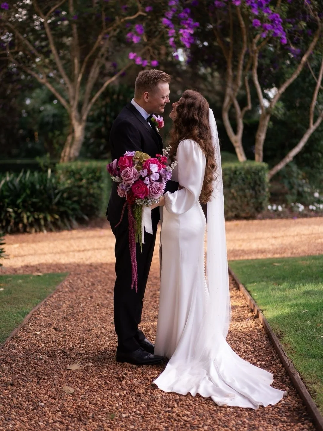 The most romantic moments at Gabbinbar with Romany + Lachlan 💘
⁠
Photographer @figtreepictures⁠
Venue @gabbinbar 
Celebrant @carlysladeweddings 
Florist @the.fauxstudio 
Videographer @lukebickleyweddings⁠
Makeup @mirrormirrormakeupartistry 
Hair @ca