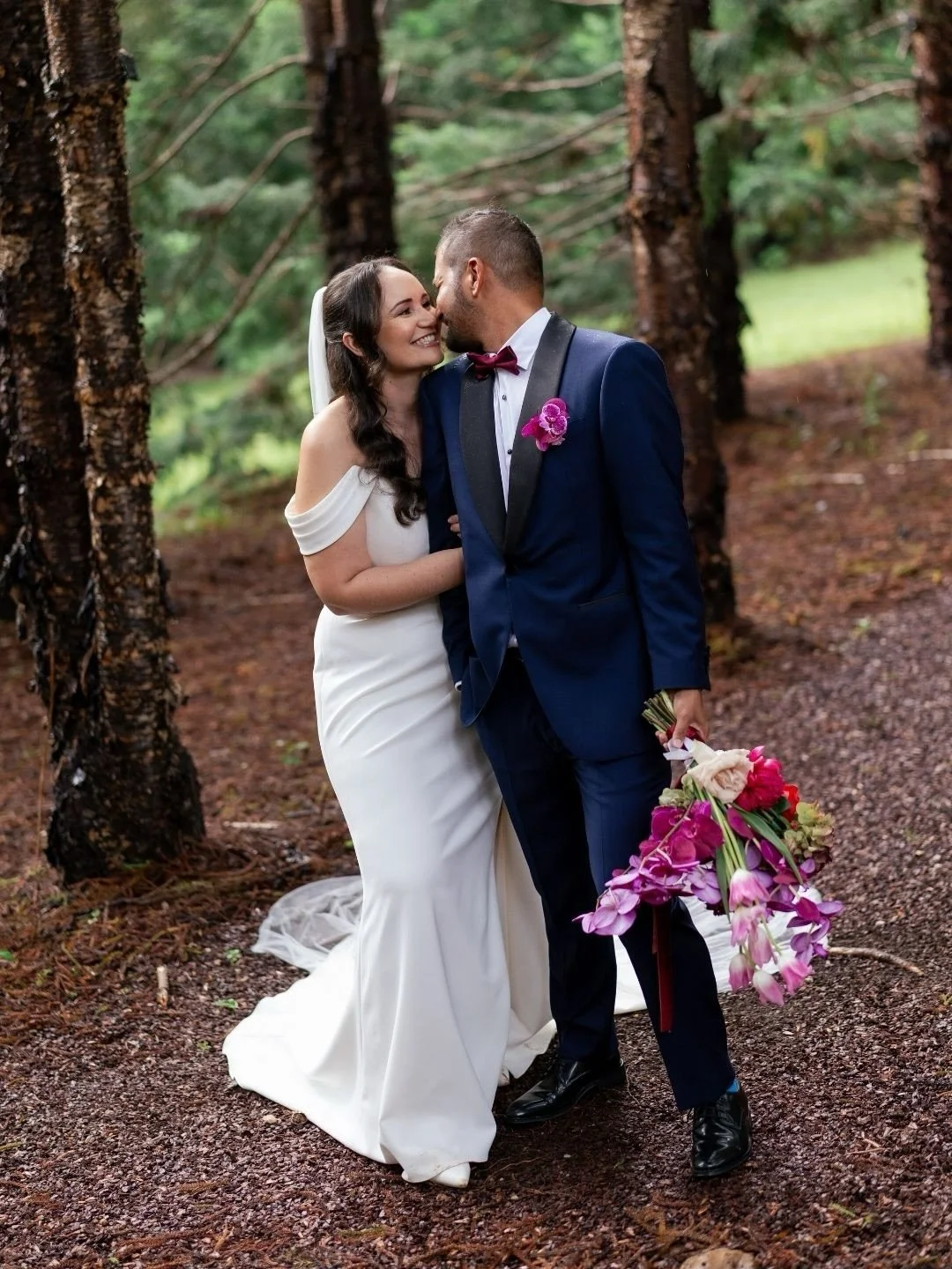Stunning floral moments with Lee-Sarose + Shane at the Bower Estate &hearts;️

Photographer &amp; videographer @figtreepictures⁠
Venue @thebowerestate 
Celebrant @laurenbridgecelebrant 
Florist @wildplayflora 
Dress @essenseofaustralia @whitelilycout