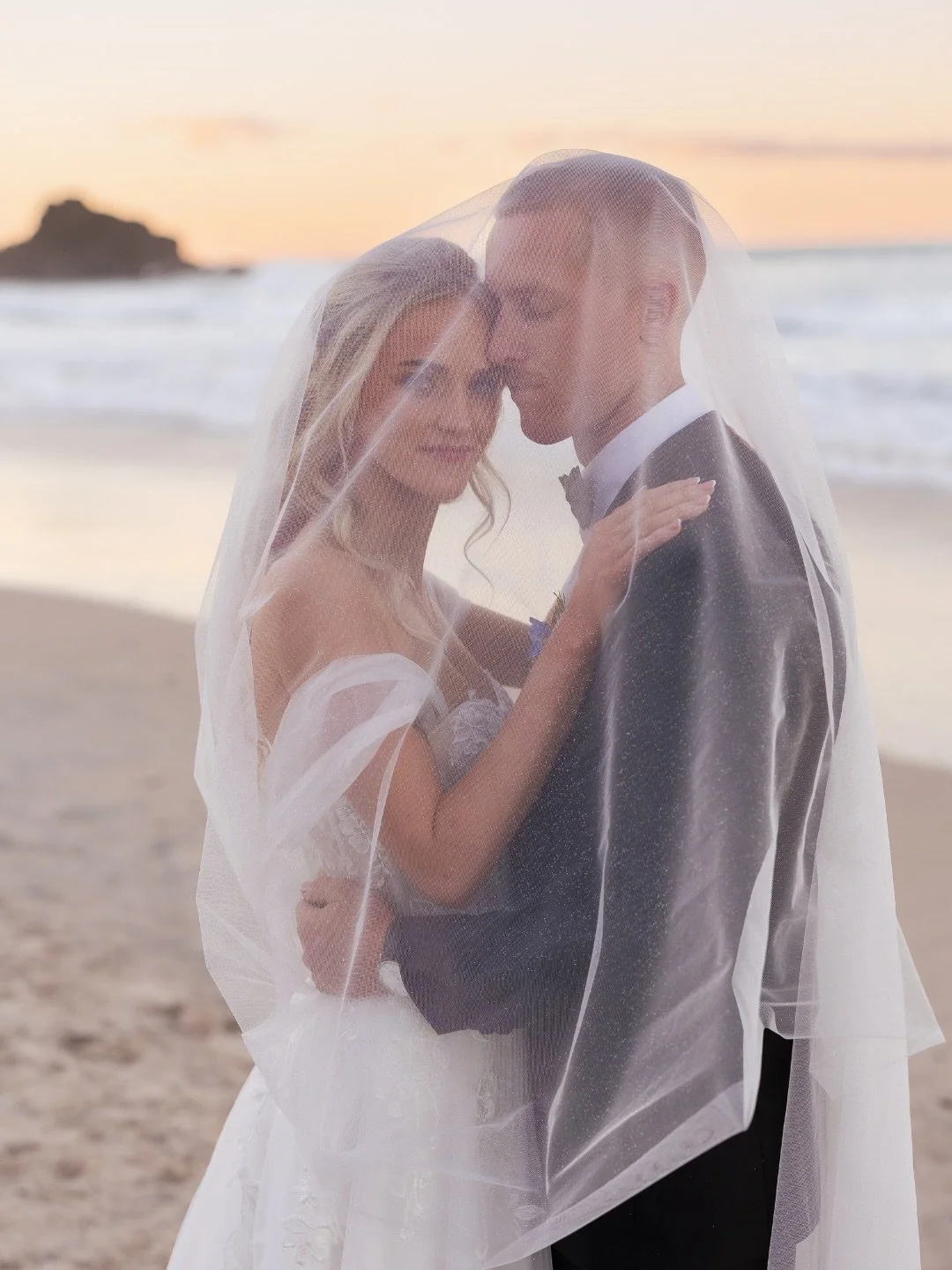 A beachside wedding at Ancora Weddings for Kate and Zac 💕 We could share these frames of our newlyweds against the perfectly pink sky again and again. 

Photographer @figtreepictures
Venue @ancoraweddings 
Celebrant @itislove.x 
Florist, stylist &am