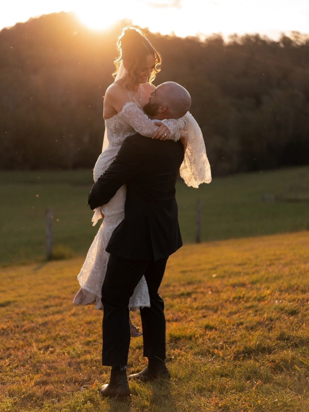 Husband and wife!! What a pleasure to capture Taylah + Jack on their wedding day. Here&rsquo;s just some of the moments we loved ✨

Photographer @figtreepictures
Venue @yabbaloumbaretreat
Celebrant @nikkibowden.celebrant
Florist @ohhoneyflorals
Dress