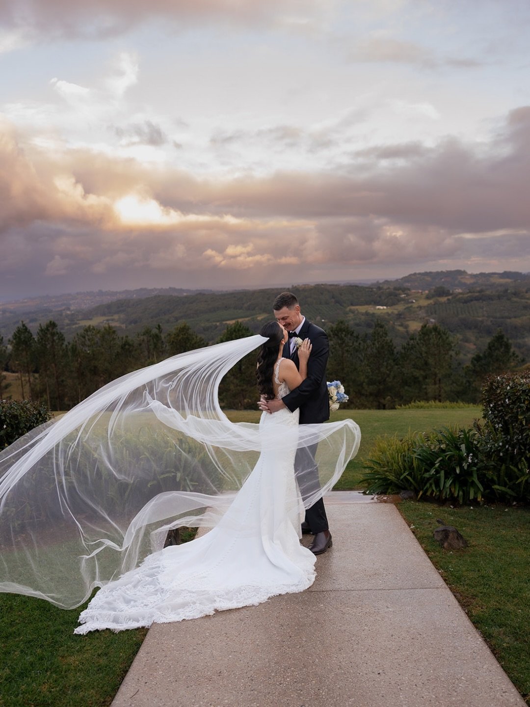 Sneak peeks just delivered! Lauren + Brock&rsquo;s dreamy day at Summergrove Estate ✨💕

Photographer &amp; videographer @figtreepictures
Venue @summergroveestate
Florist @studio_ohara
Dress @martinalianabridal @theboutiquecairns
Suit @victormellickm
