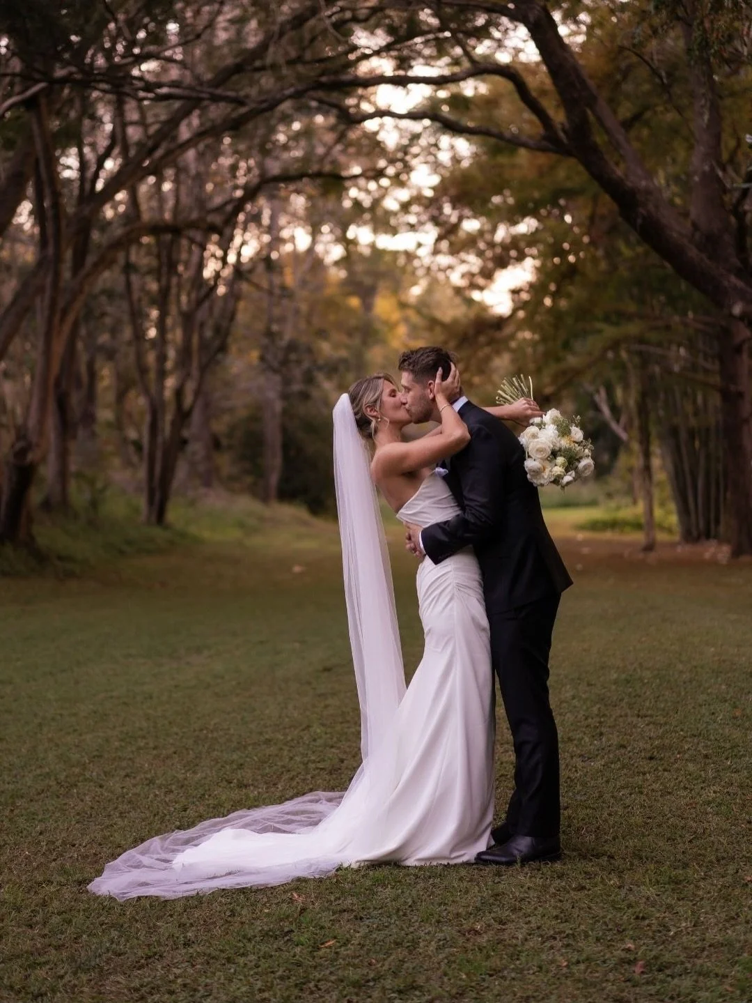 A timeless celebration for Hannah + Callum 💌 just some sneak peeks from a beautiful day! 

Photographer and videographer @figtreepictures 
Venue @bundaleer 
Celebrant @carlysladeweddings 
Florist @kdflowerdesign.au 
Dress @spherebridalgallery 
Suit 