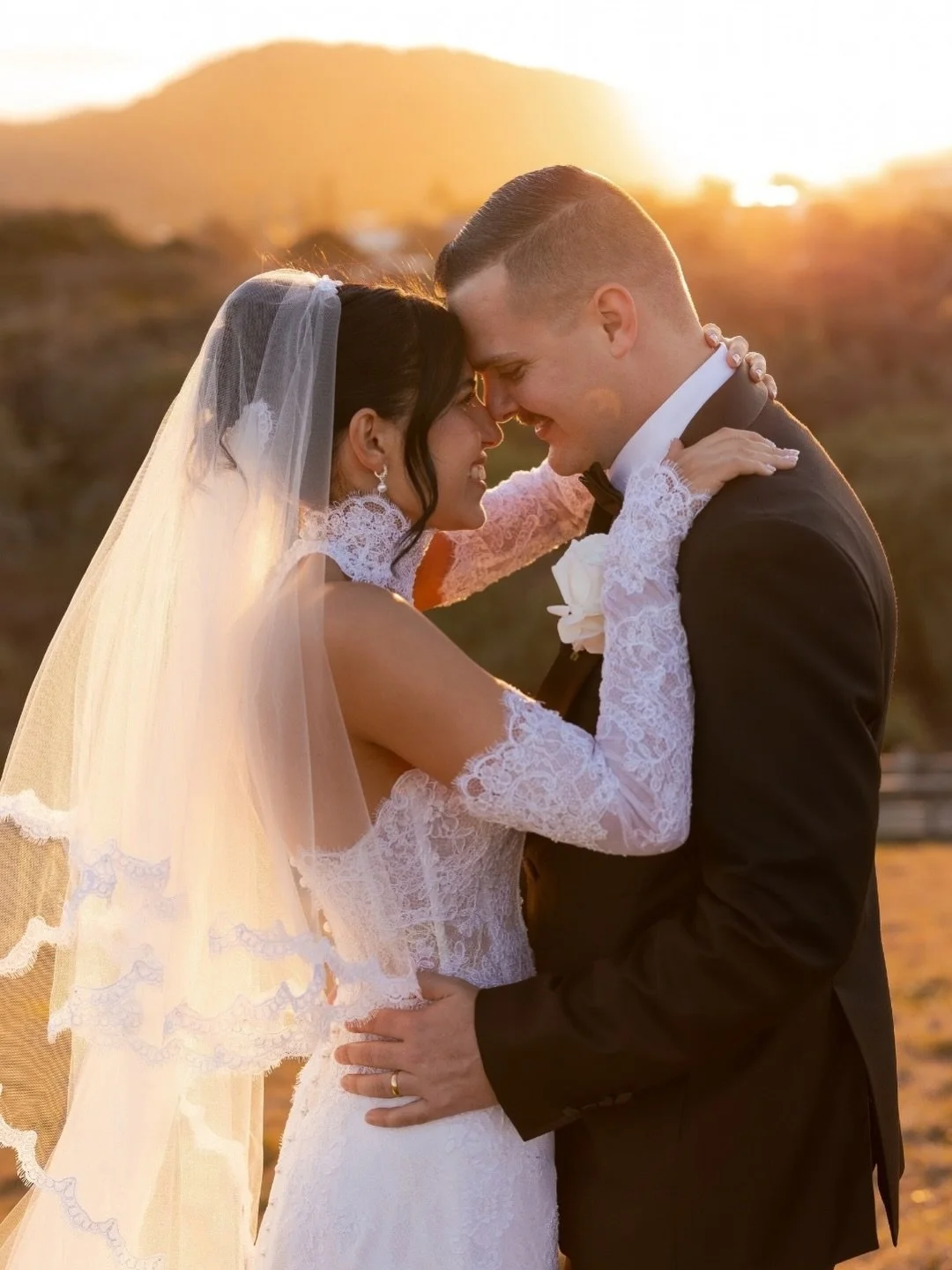 What a glorious day for Nataya + Daniel ✨ Married at one of our faves Osteria Weddings 💕

Photographer @figtreepictures
Venue @osteriaweddings 
Florist &amp; stylist @auroraandcoevents
Content creator @curatedbyus.weddings
Dress @venitadrennendesign