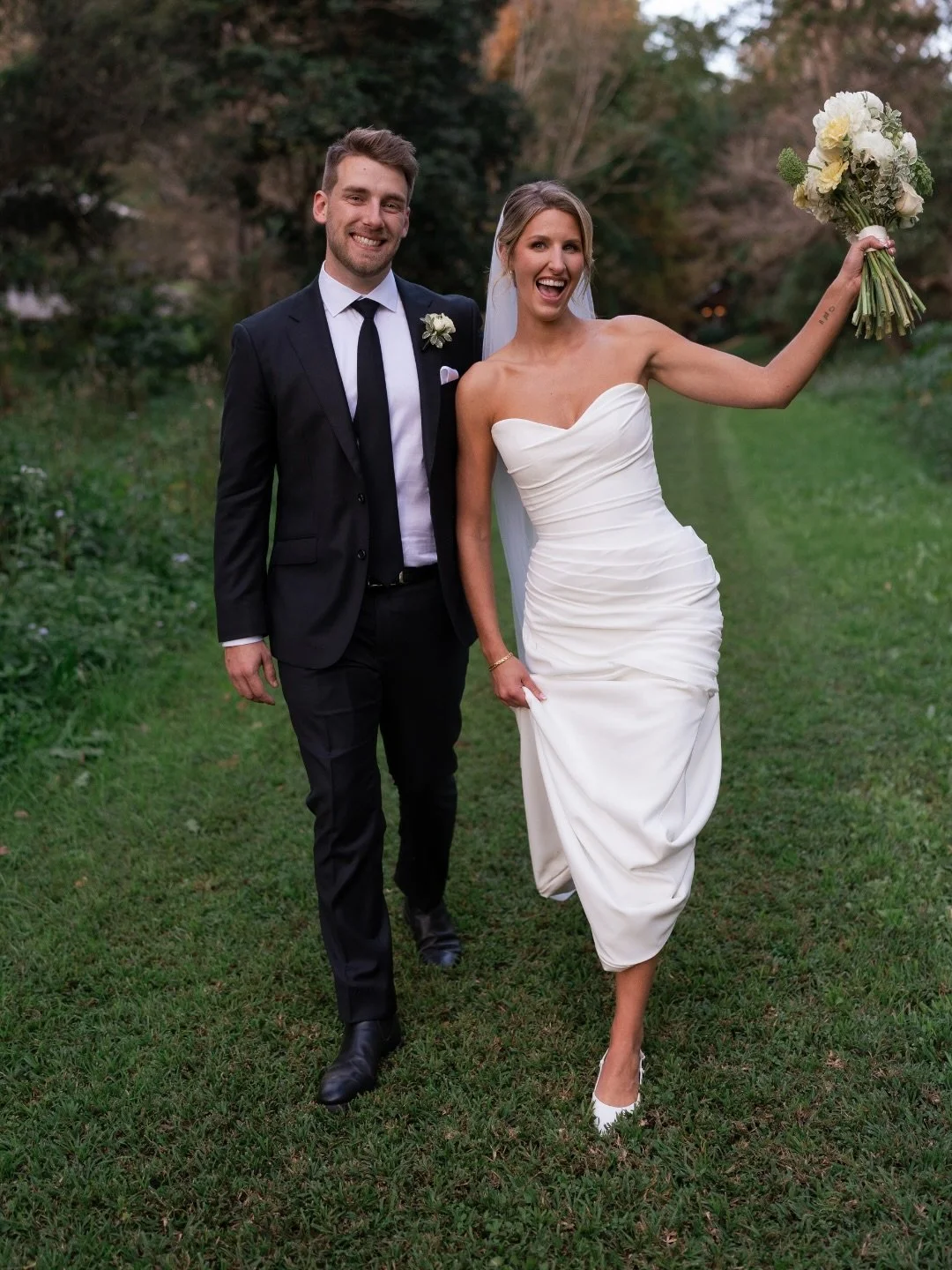 Some more of Hannah + Callum&rsquo;s incredible day. 🥺

Photographer &amp; videographer @figtreepictures
Venue @bundaleer
Celebrant @carlysladeweddings
Florist @kdflowerdesign.au
Dress @spherebridalgallery
Suit @peterjacksonau
Bridesmaid dresses @sh