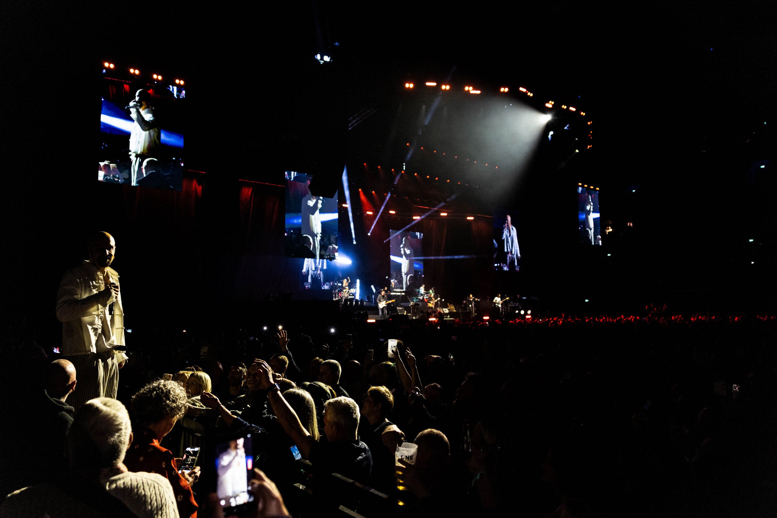 2026-04-18 James Manchester SHOW - Ehud Lazin (24).jpg