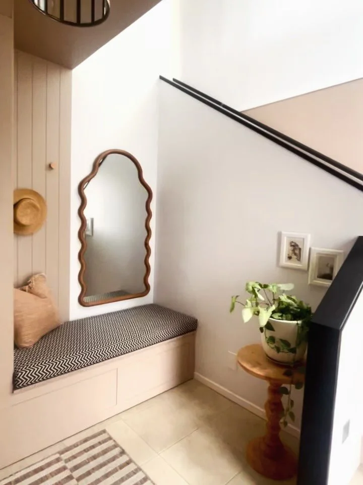 Recapping 2025 in a selection of photos - it&rsquo;s been busy but a goodie: 
1. Entrance makeover completed
2. Nails chipped on day 2 - happens every time for me
3. Gatsby the naughty cat started sleeping in the dryer
4. Visual of a room makeover fo