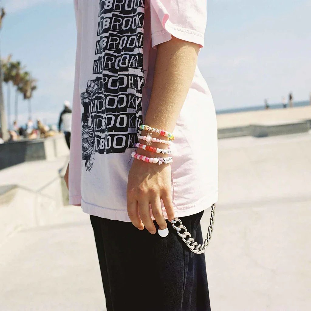 kodak-ektacolor-film-pro-400-sample-image-beads_1024x1024.jpg.webp (Copy)