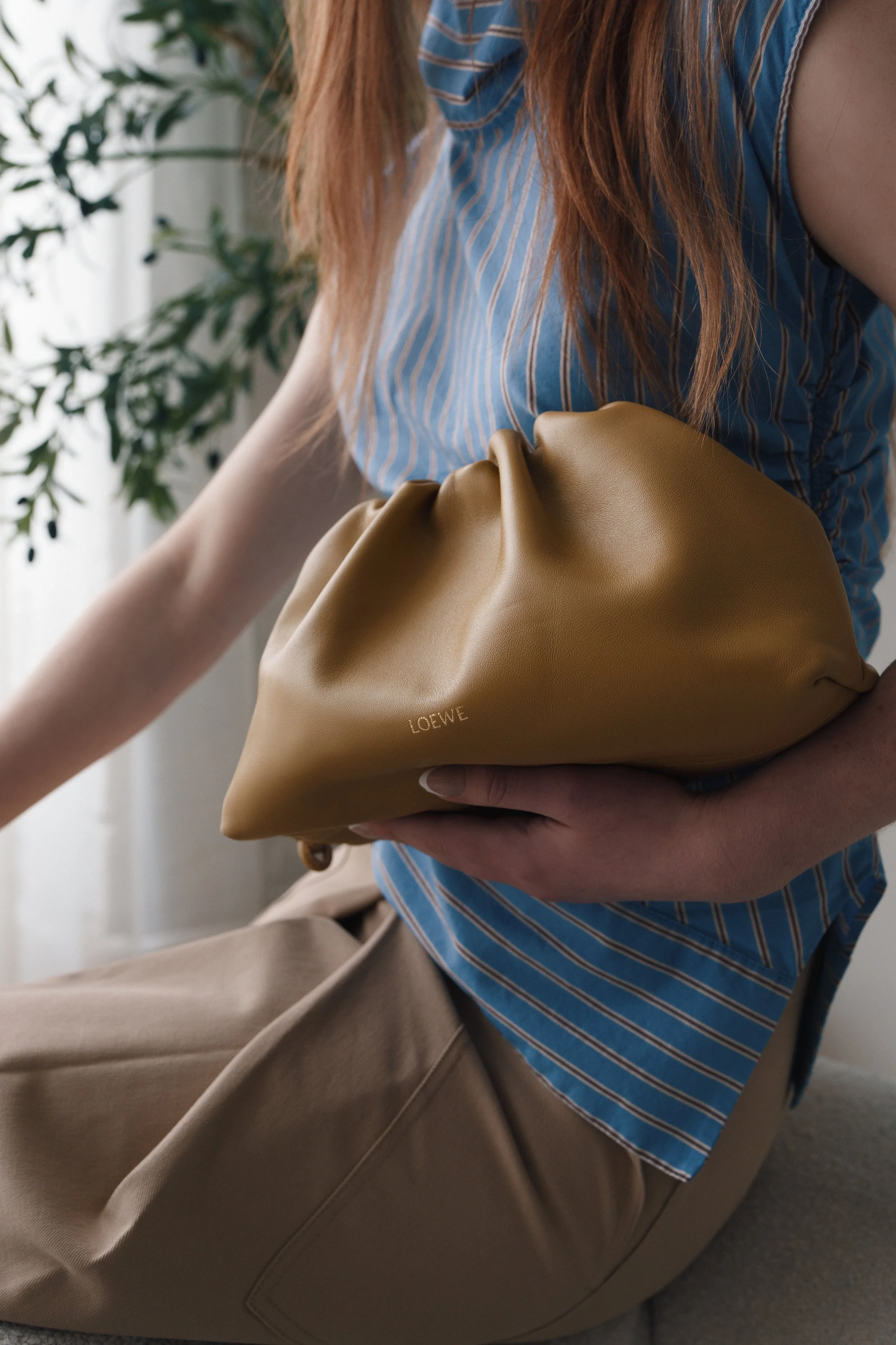 Quiet luxury, Lived In

Through sculptural forms and relaxed movement, a softer kind of luxury comes through. Clean silhouettes and soft lines create a sense of ease, where fashion feels at home in everyday life

Art direction: @chic_and_the_city
Pho