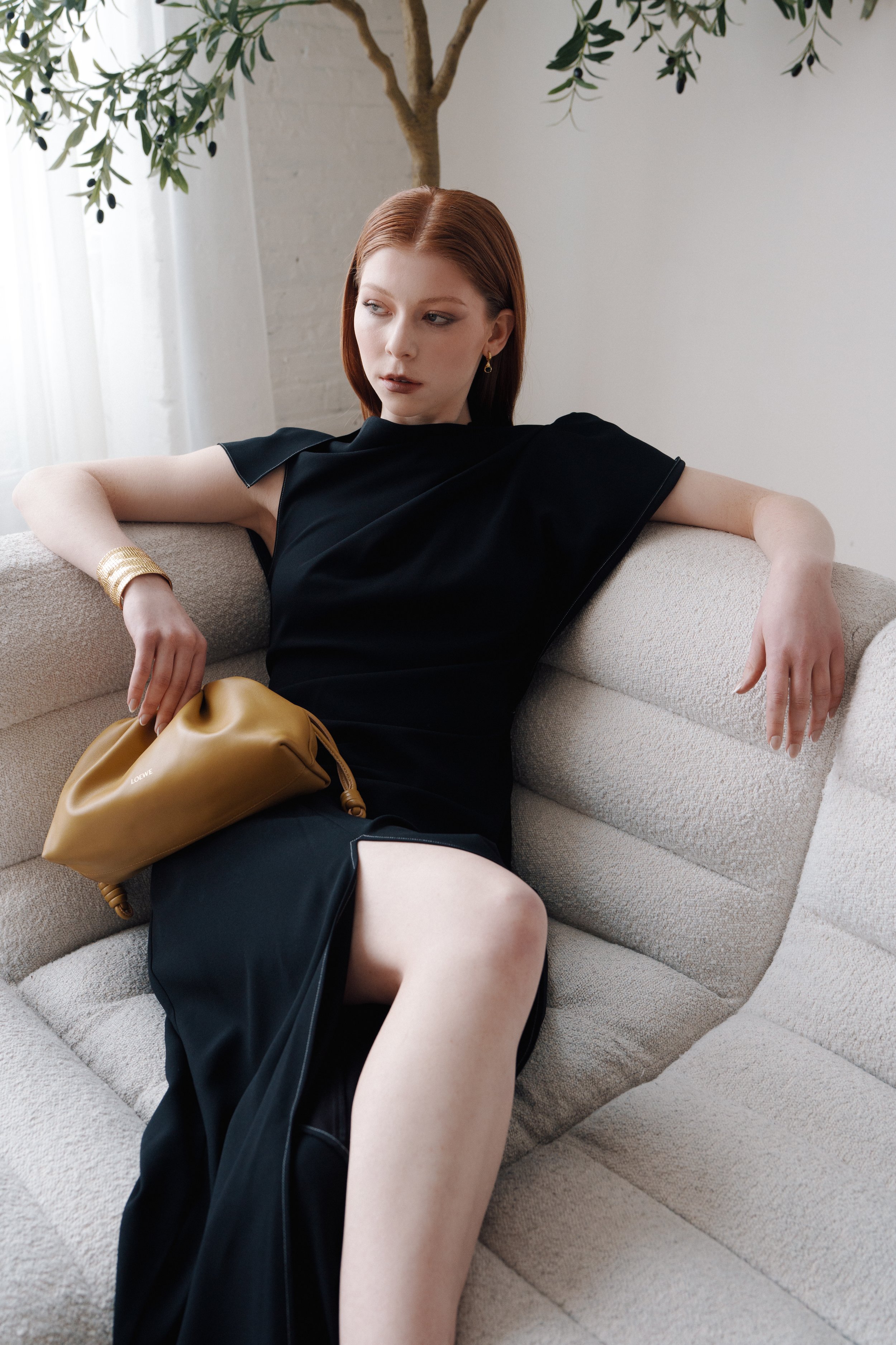 Quiet luxury, Lived In

Through sculptural forms and relaxed movement, a softer kind of luxury comes through. Clean silhouettes and soft lines create a sense of ease, where fashion feels at home in everyday life

Art direction: @chic_and_the_city
Pho