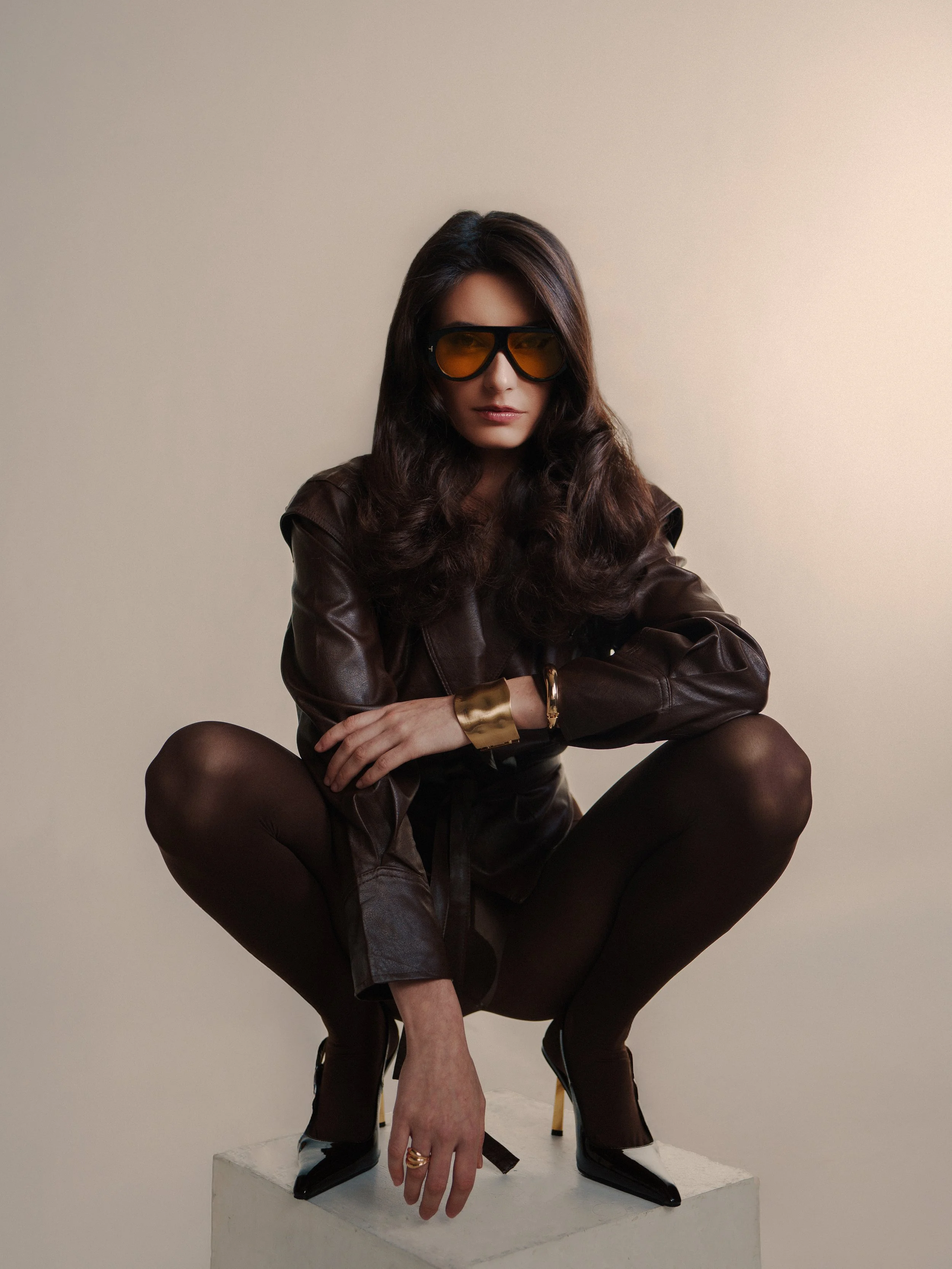 DOMINANT: A Winter Narrative in Chocolate Tones
This powerful editorial, captured in rich chocolate hues, defines winter elegance.

Creative Direction / Producer : @zeeshaanshabbir / @raynoirrr 
Muse : @__fjollaberr 
Photographer : @raynoirrr 
Stylin