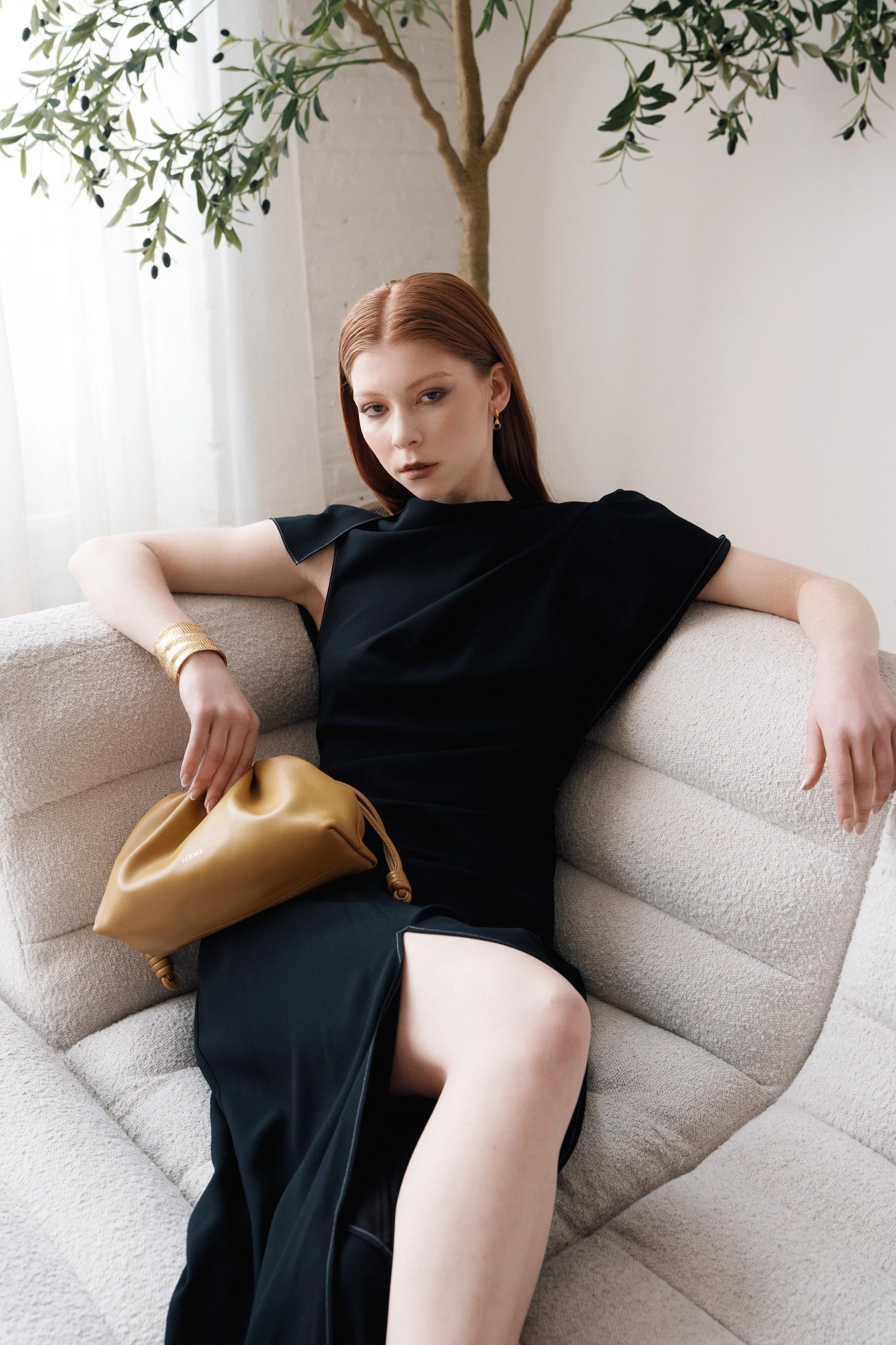 Quiet luxury, Lived In

Through sculptural forms and relaxed movement, a softer kind of luxury comes through. Clean silhouettes and soft lines create a sense of ease, where fashion feels at home in everyday life

Art direction: @chic_and_the_city
Pho