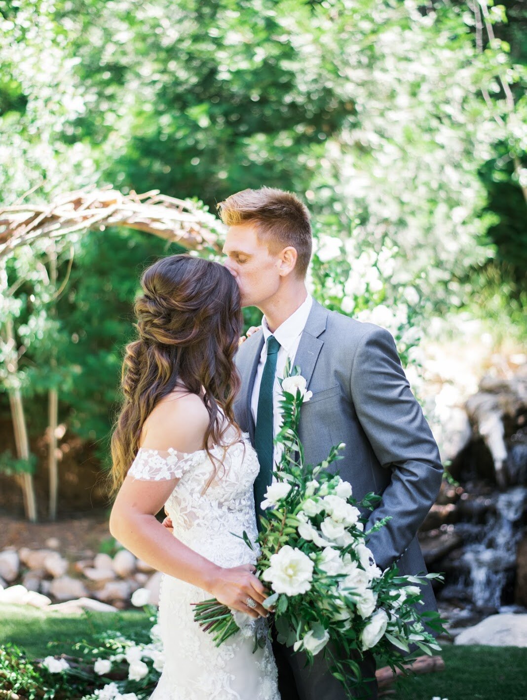 boho hair and natural makeup for lake arrowhead bride's dream woodsy outdoor wedding (Copy)