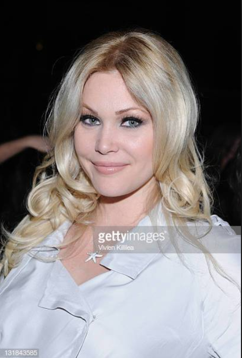 SHANNA MOAKLER 