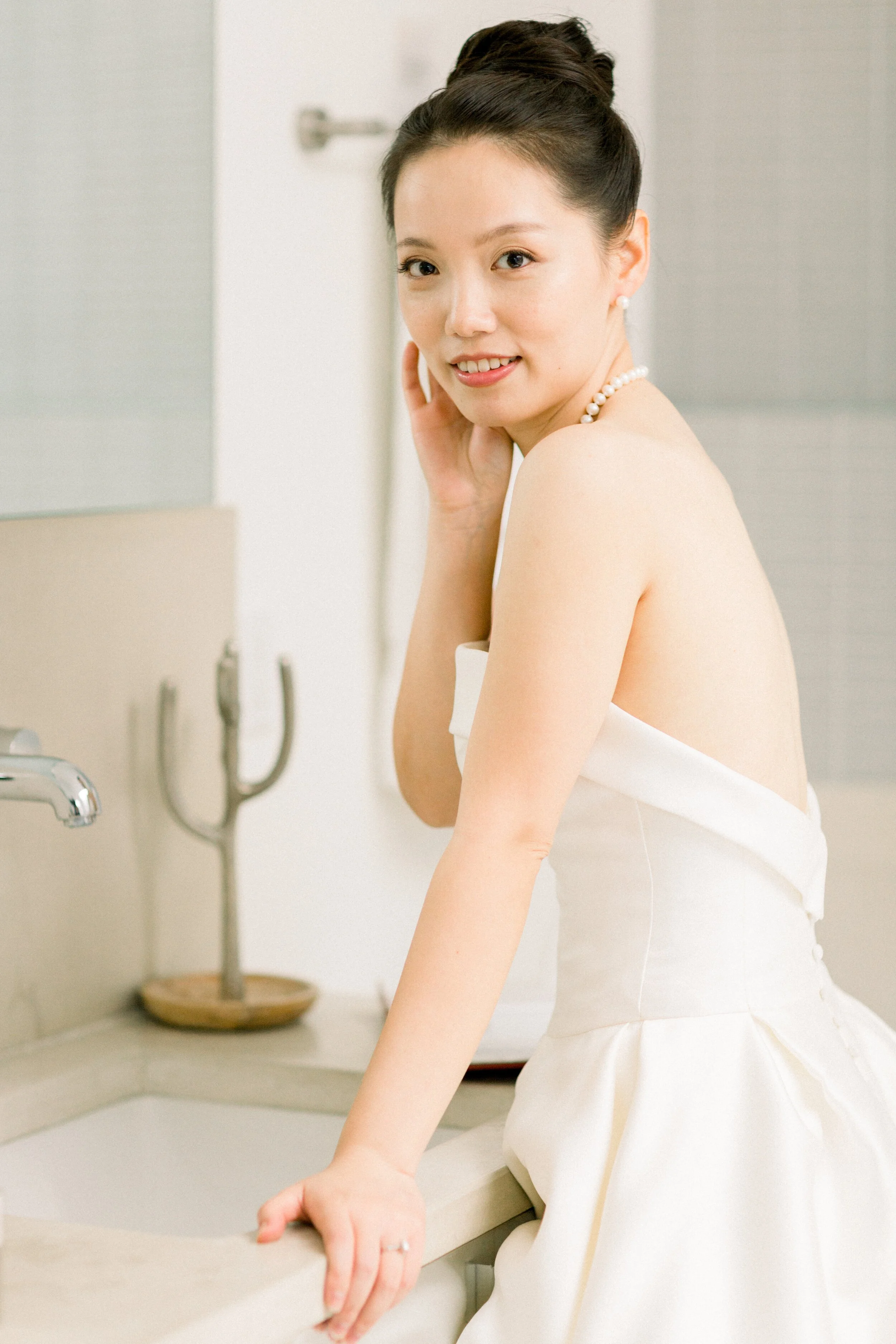 classic and natural hair and makeup look for this LA bride