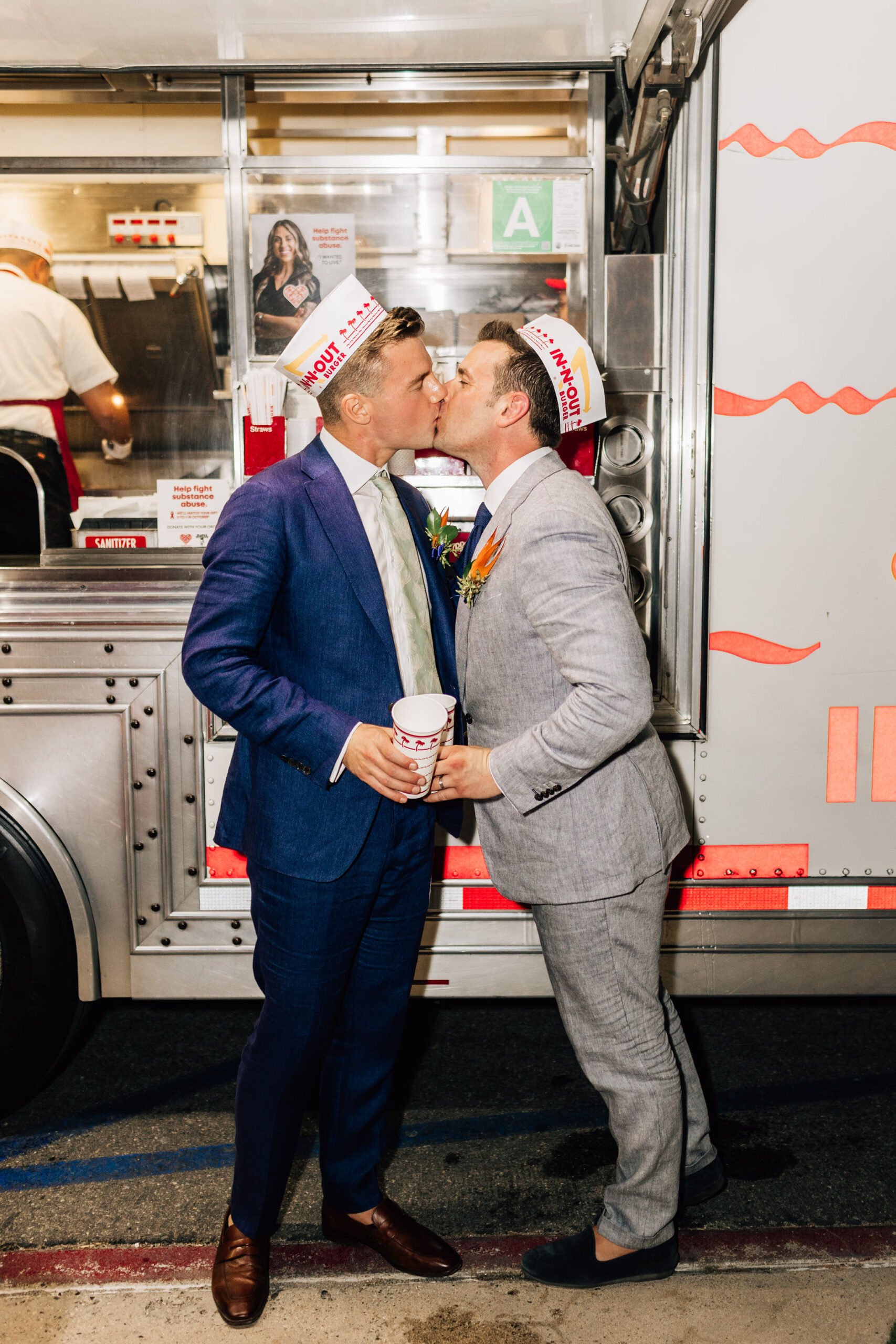 grooms have the in-n-out truck provide a late night wedding snack