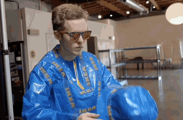 ikea.gif