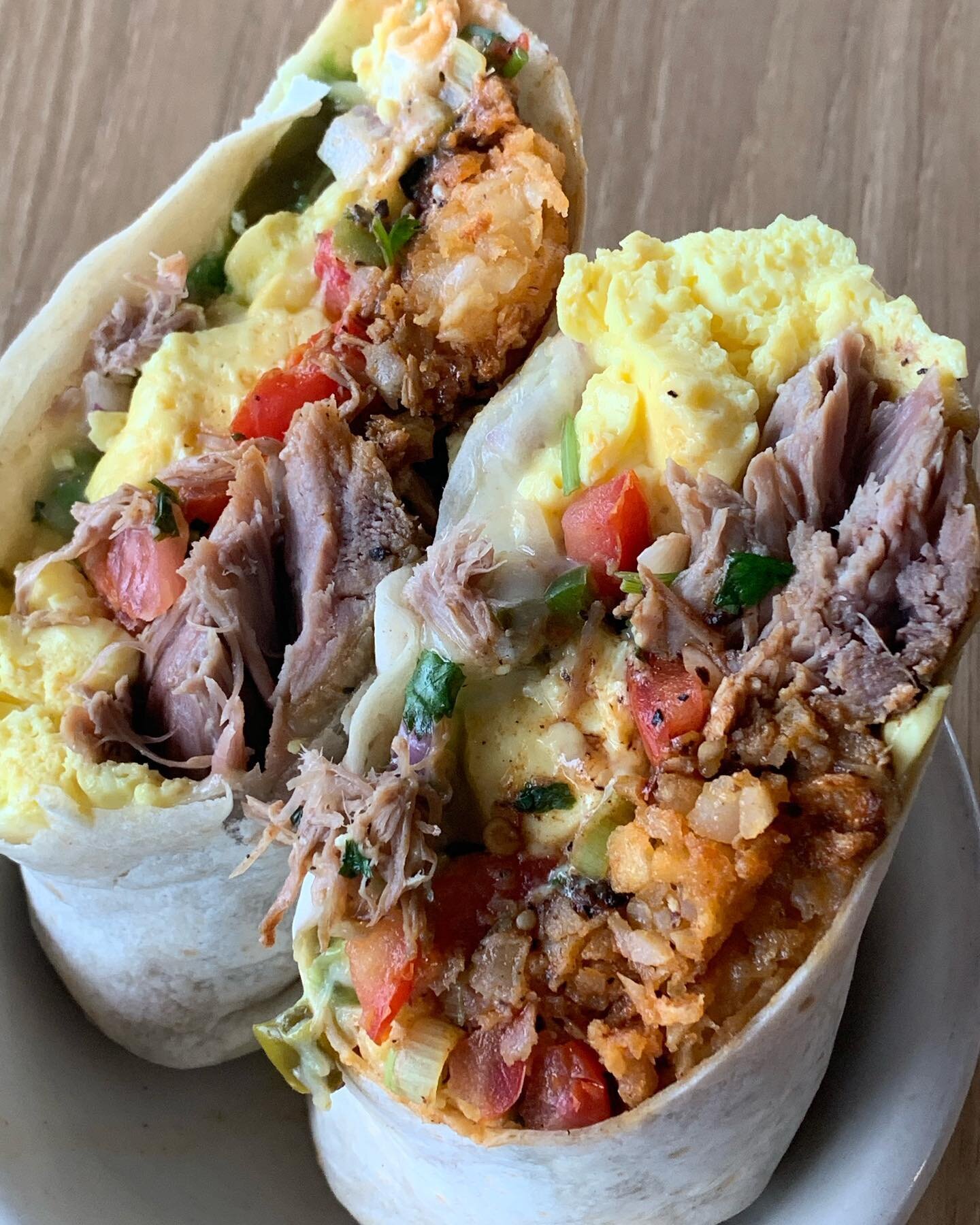 Breakfast Burrito with Carnitas. #micdrop #napabreakfast #goldenbagelnapa #breakfastburrito #guajillo #carnitas #napalocals #shoplocal